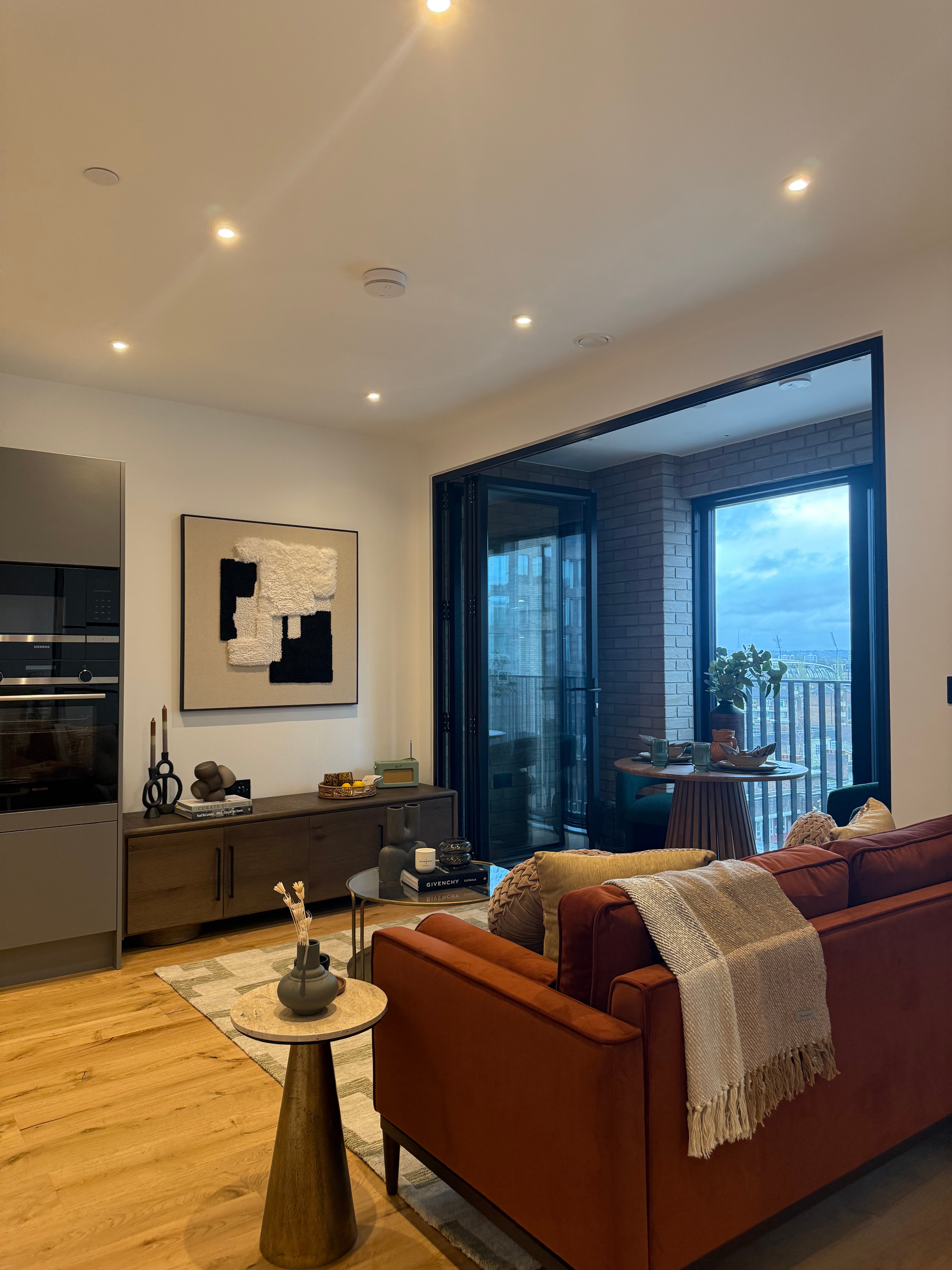 藍莎集團 - 英國樓盤、英國物業代理 | 英國買樓置業一站式服務