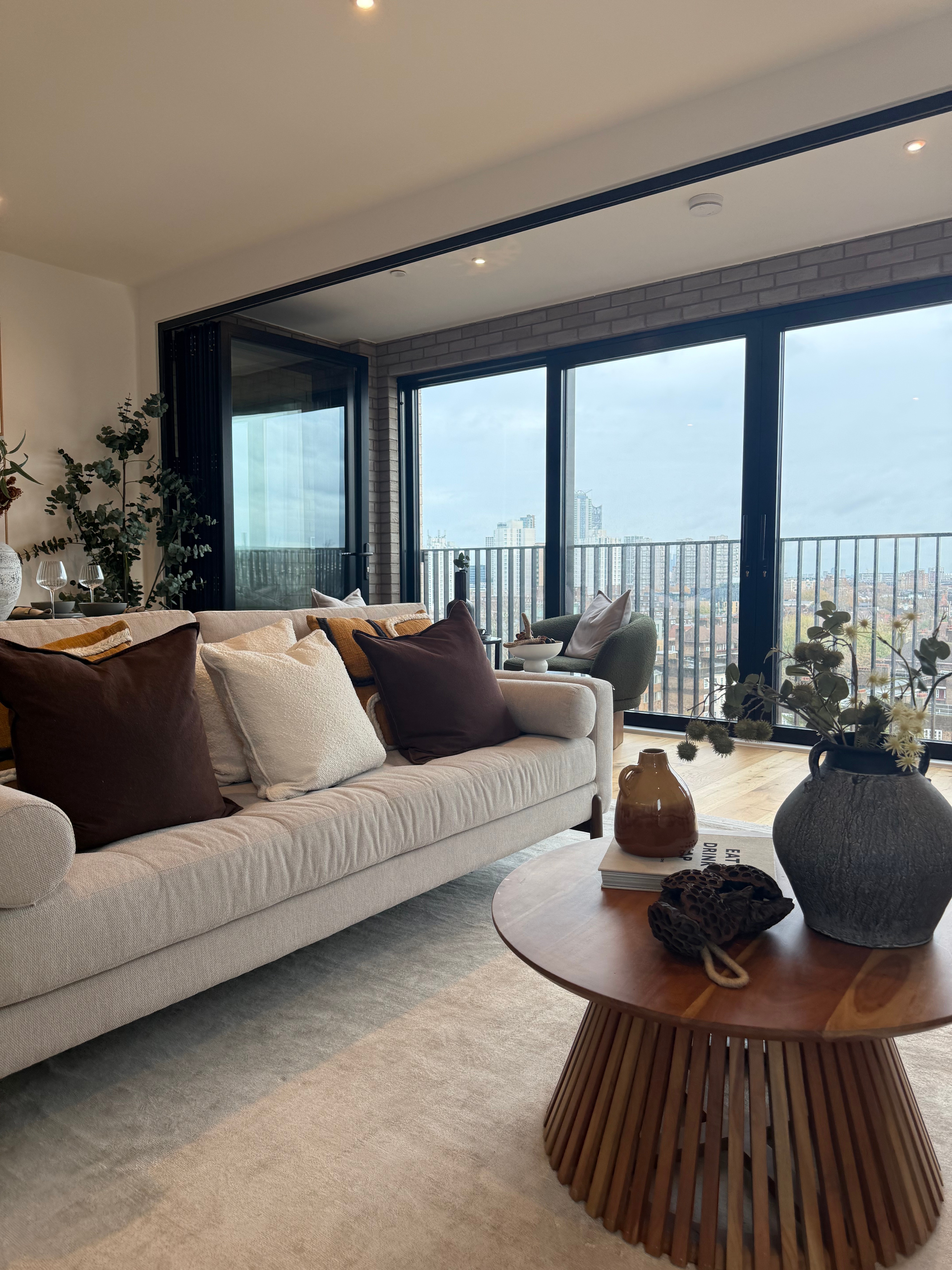 藍莎集團 - 英國樓盤、英國物業代理 | 英國買樓置業一站式服務