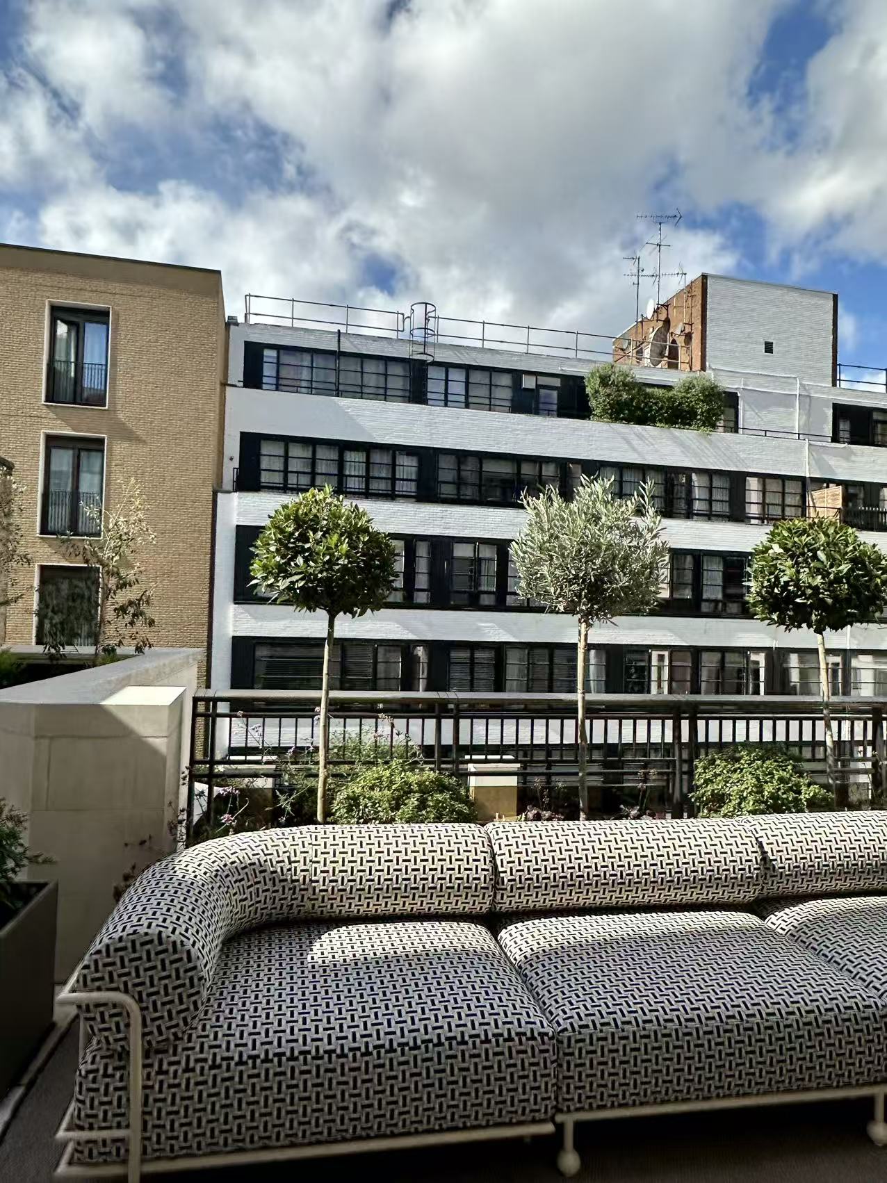 藍莎集團 | 英國置產一站式服務