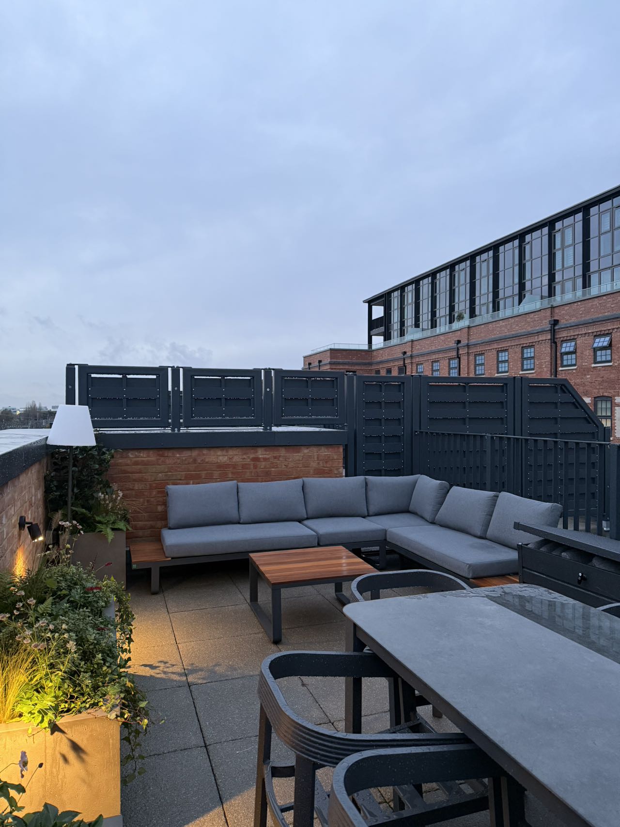 藍莎集團 - 英國樓盤、英國物業代理 | 英國買樓置業一站式服務