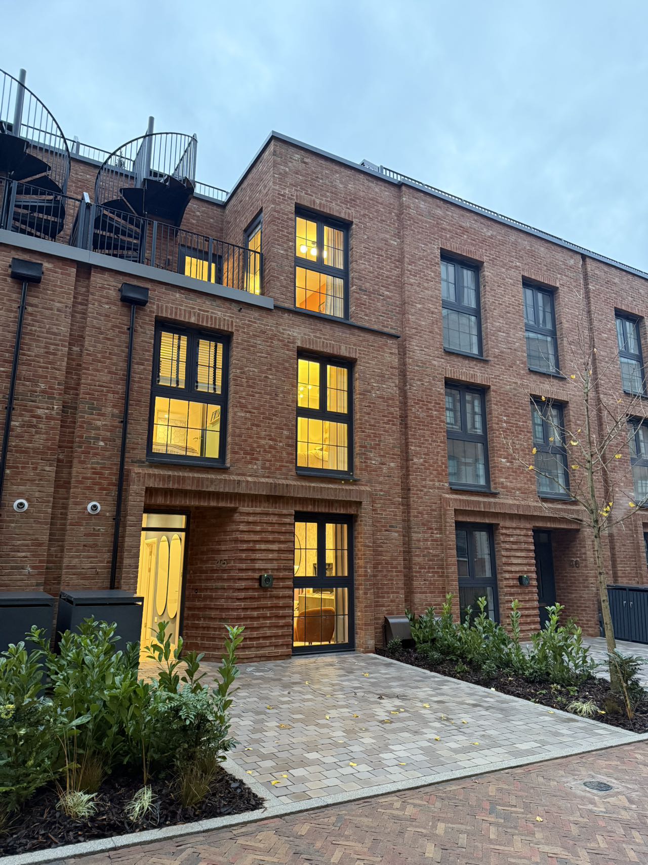 藍莎集團 - 英國樓盤、英國物業代理 | 英國買樓置業一站式服務