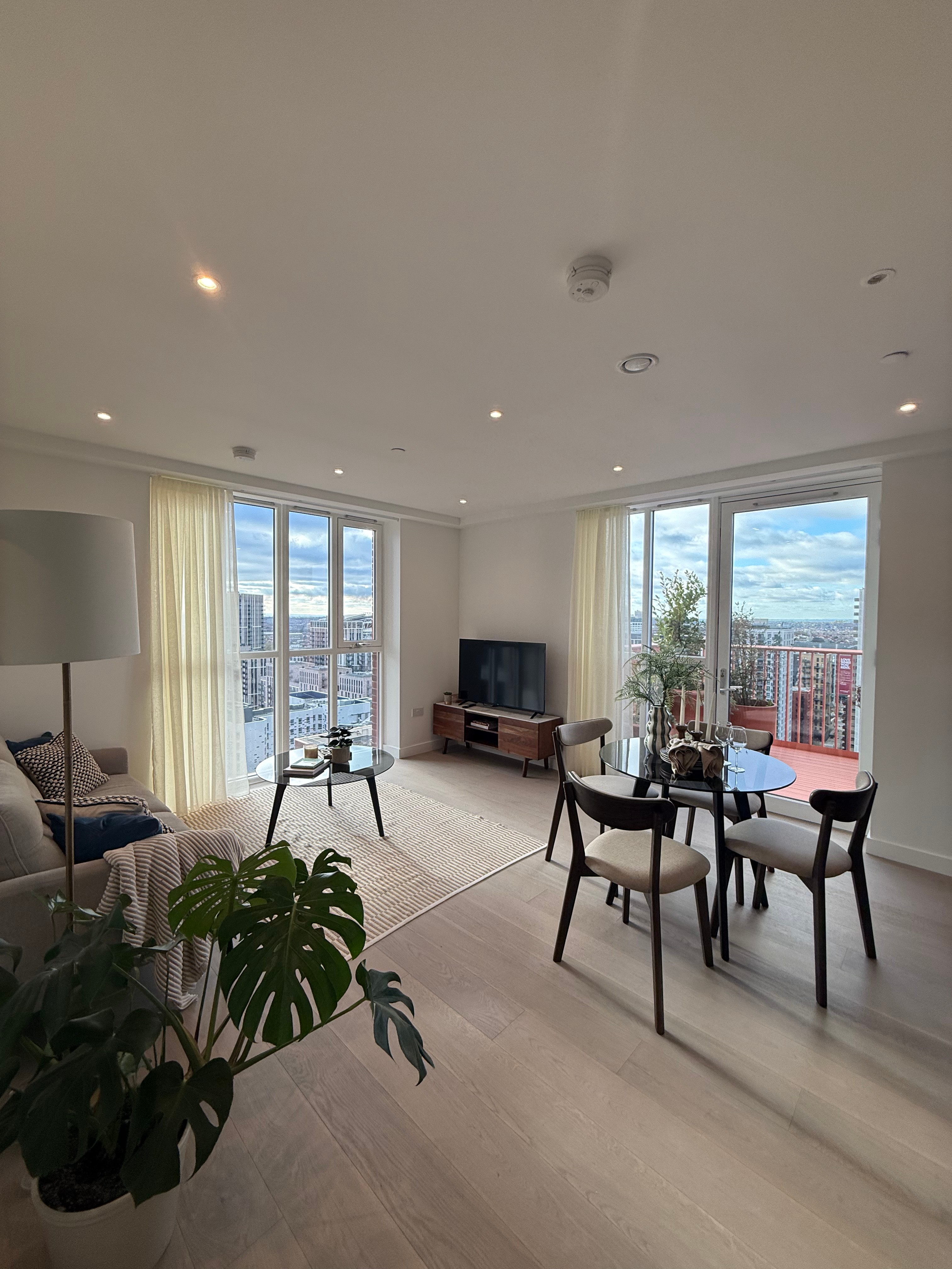 Lansha Group - UK Real Estate, UK Property Agency | One stop shop for buying and purchasing properties in the UK