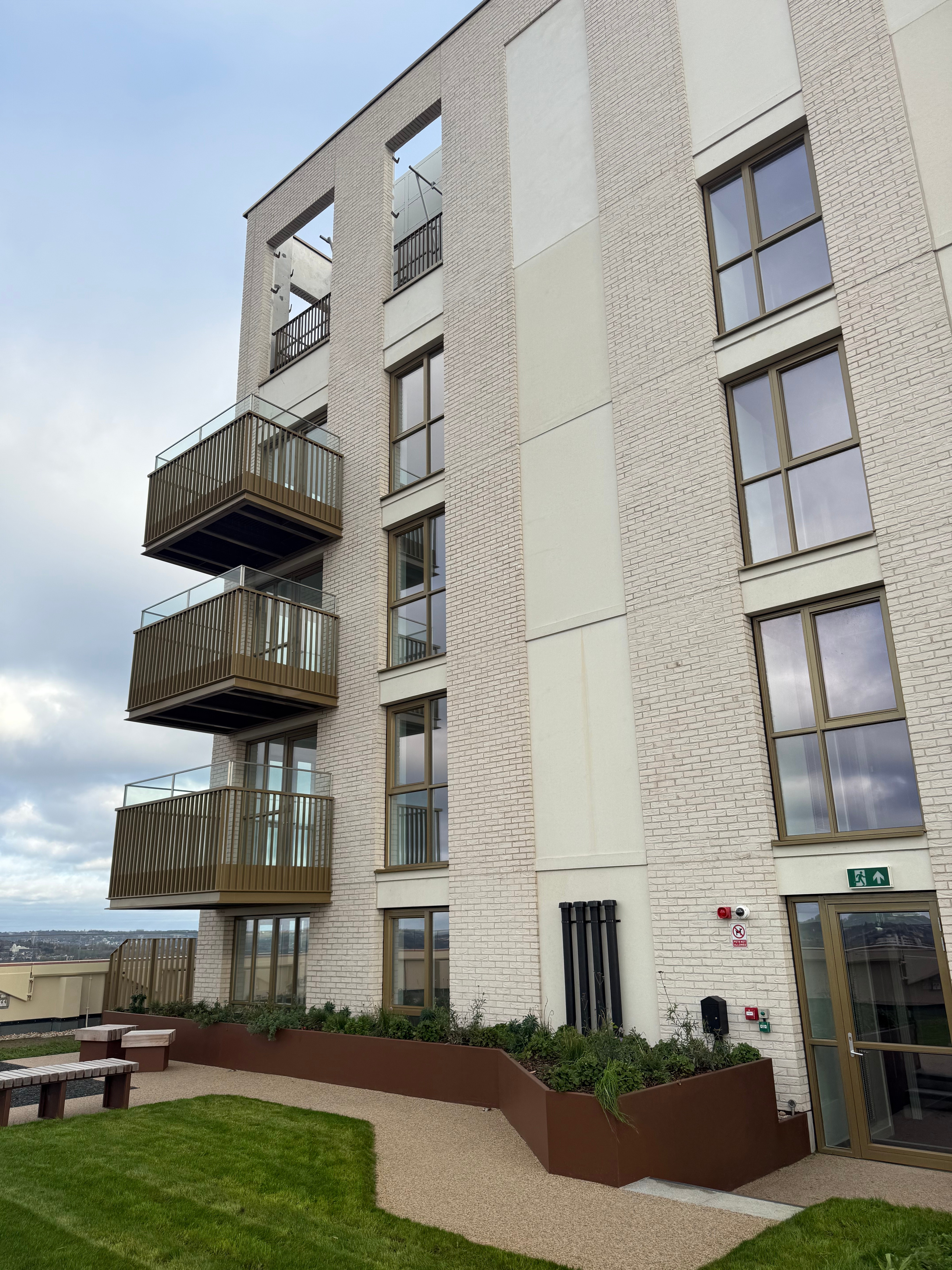 Lansha Group - UK Real Estate, UK Property Agency | One stop shop for buying and purchasing properties in the UK