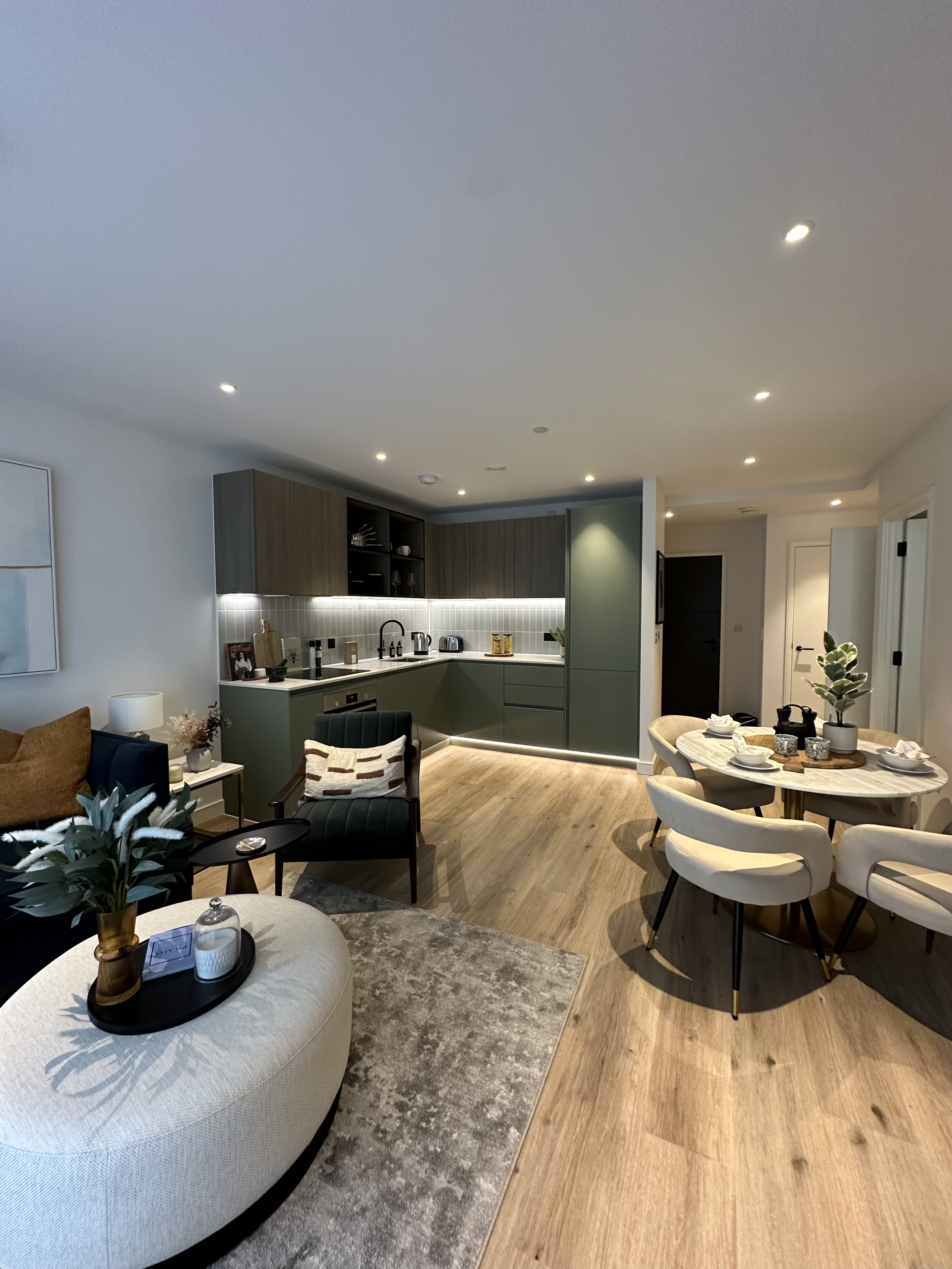 藍莎集團 - 英國樓盤、英國物業代理 | 英國買樓置業一站式服務