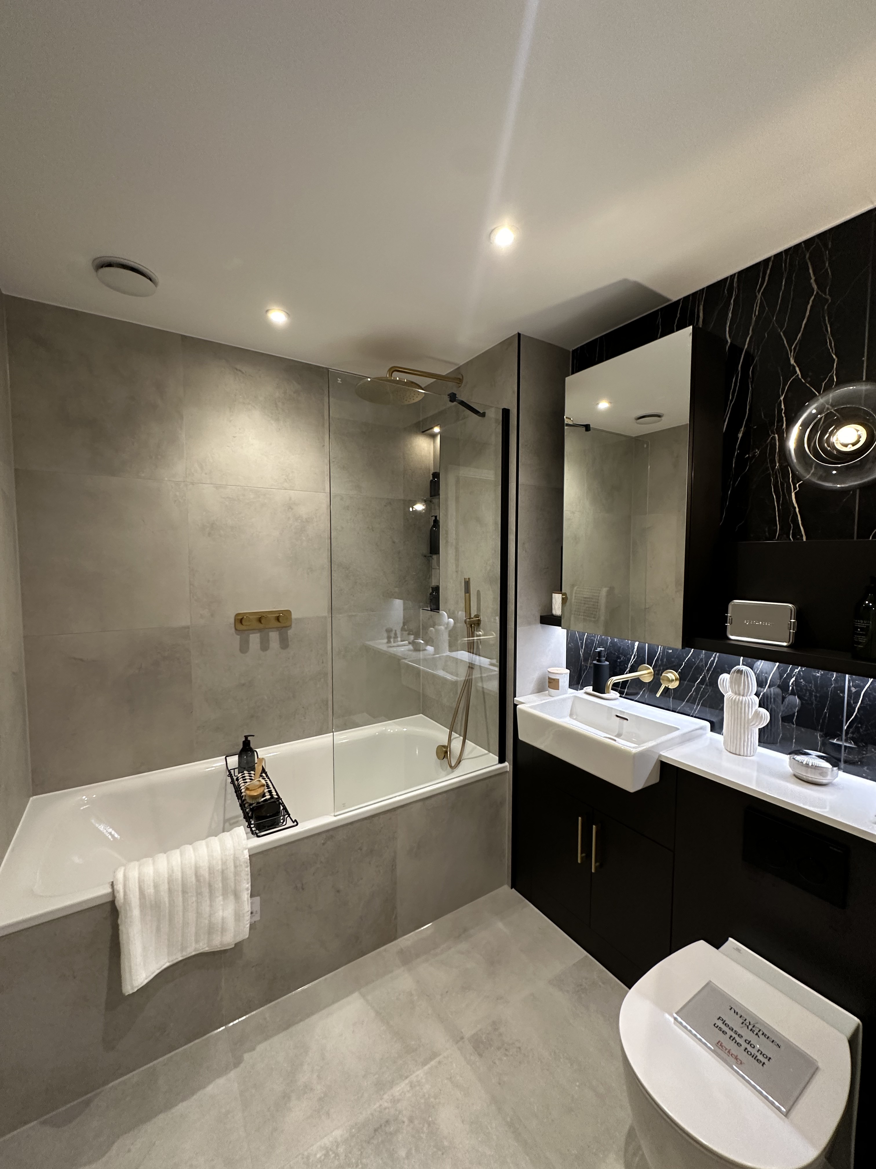 藍莎集團 | 英國置產一站式服務