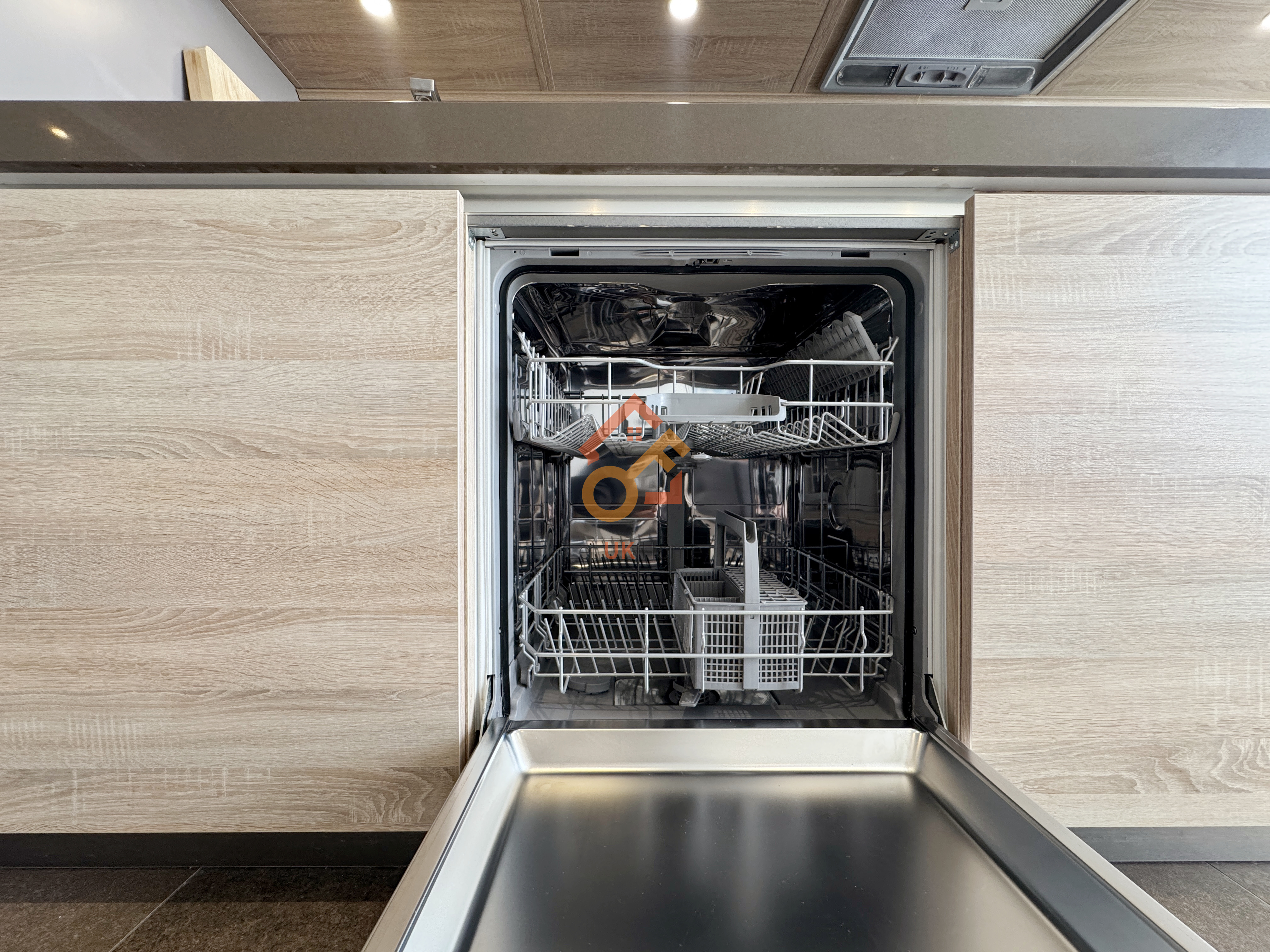 藍莎集團 - 英國樓盤、英國物業代理 | 英國買樓置業一站式服務