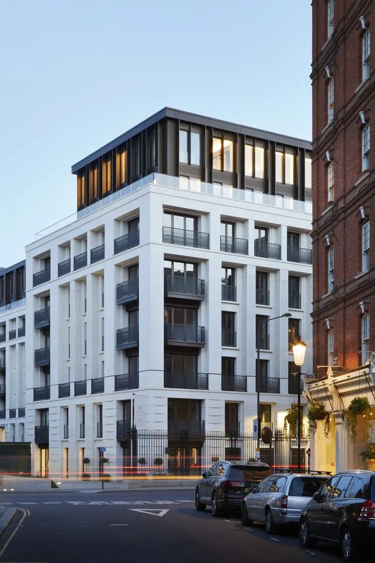 伦敦·切尔西将军官 Chelsea Barracks 外立面