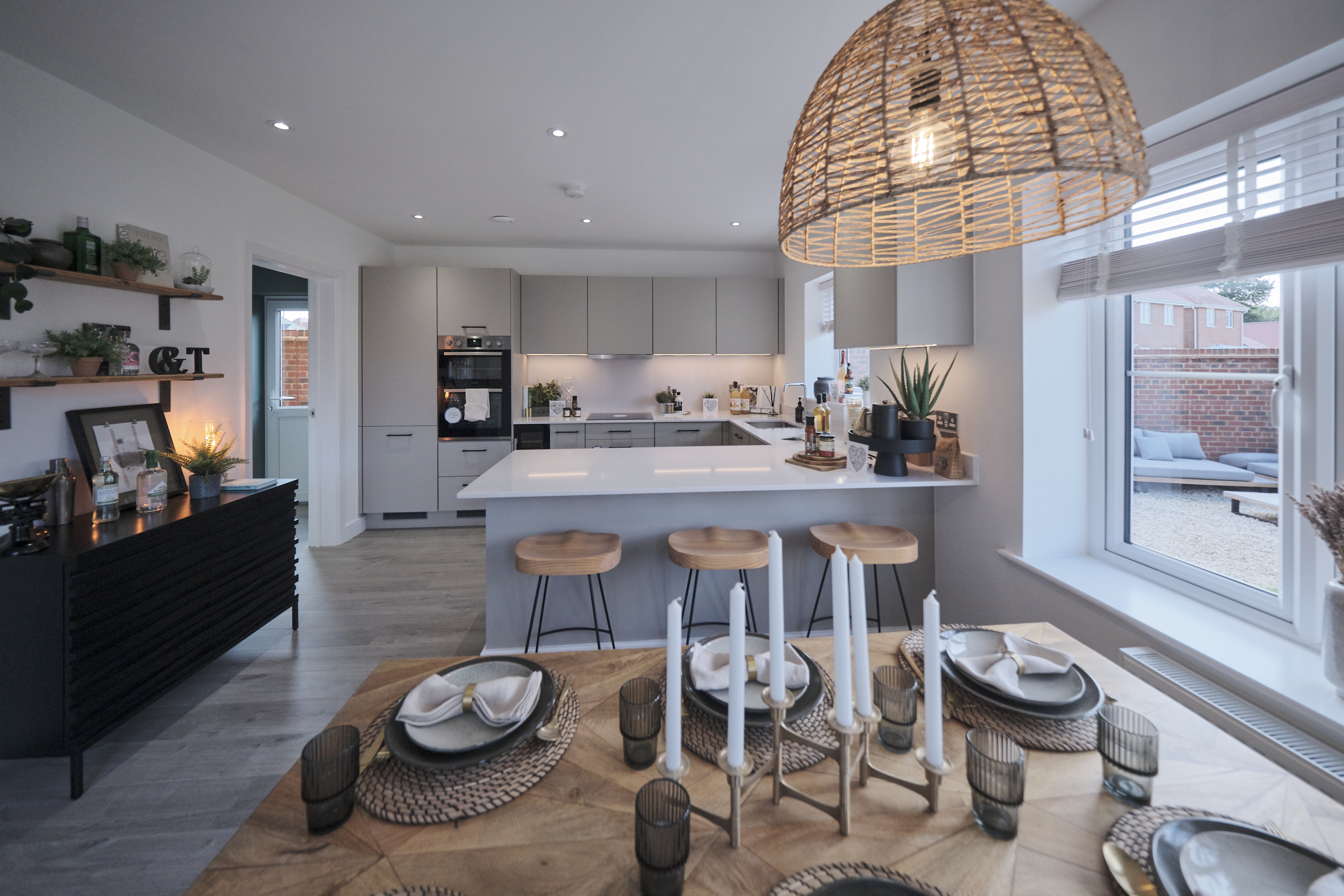 藍莎集團 - 英國樓盤、英國物業代理 | 英國買樓置業一站式服務