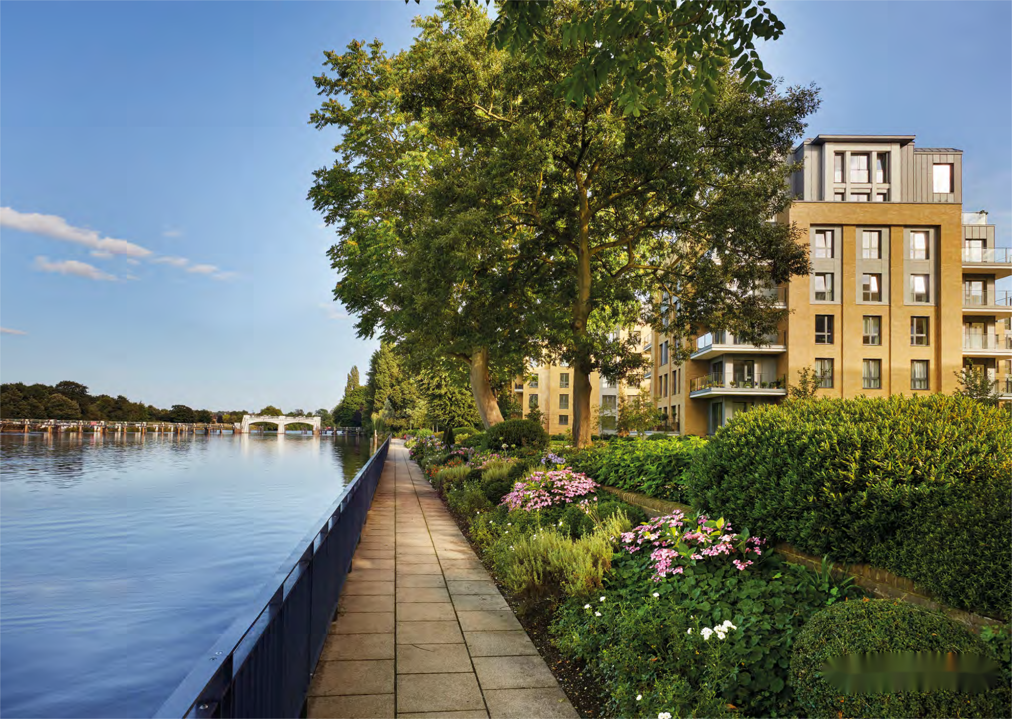 伦敦· 泰丁顿河畔 Teddington Riverside 外立面