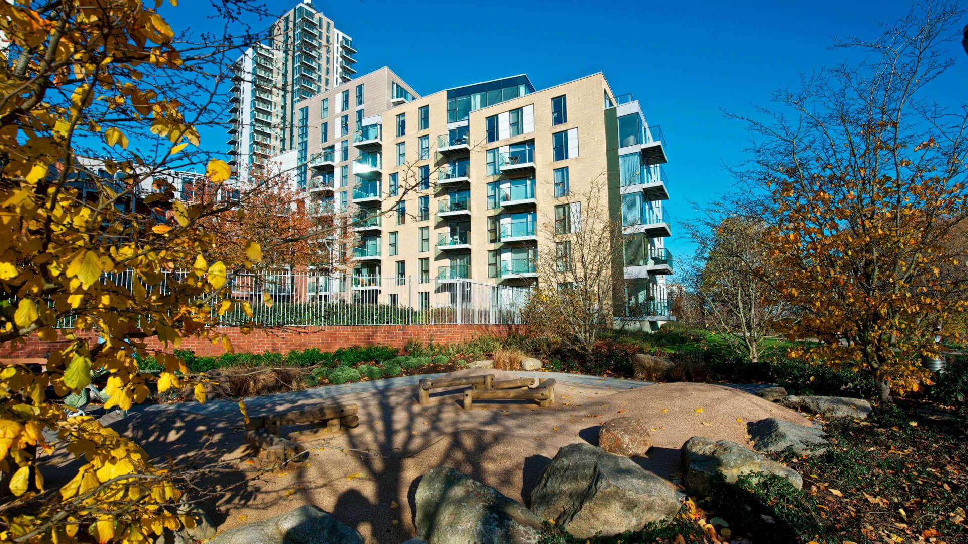 伦敦·伍贝里湖景苑 Woodberry Down 外立面