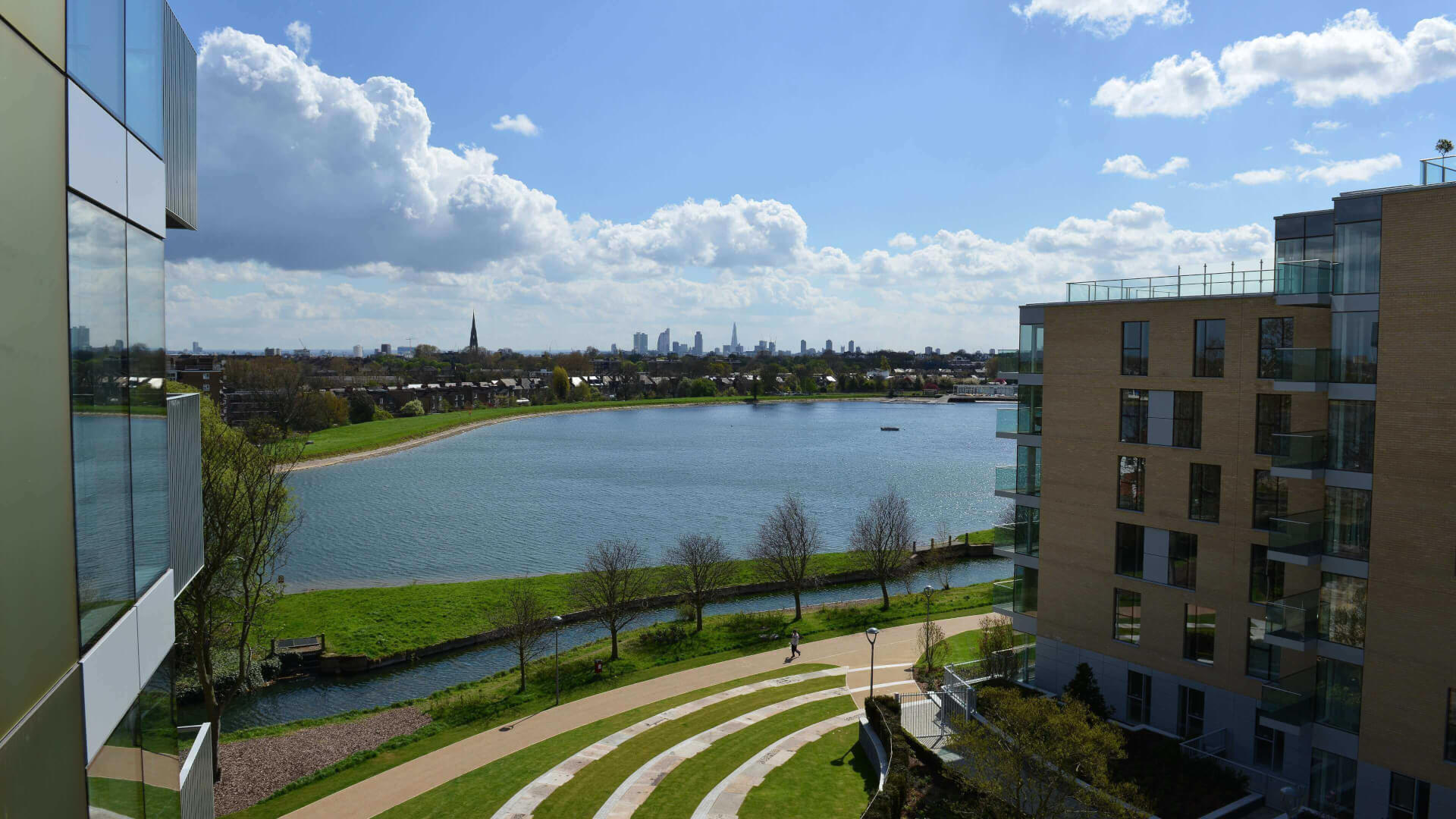 伦敦·伍贝里湖景苑 Woodberry Down 外立面