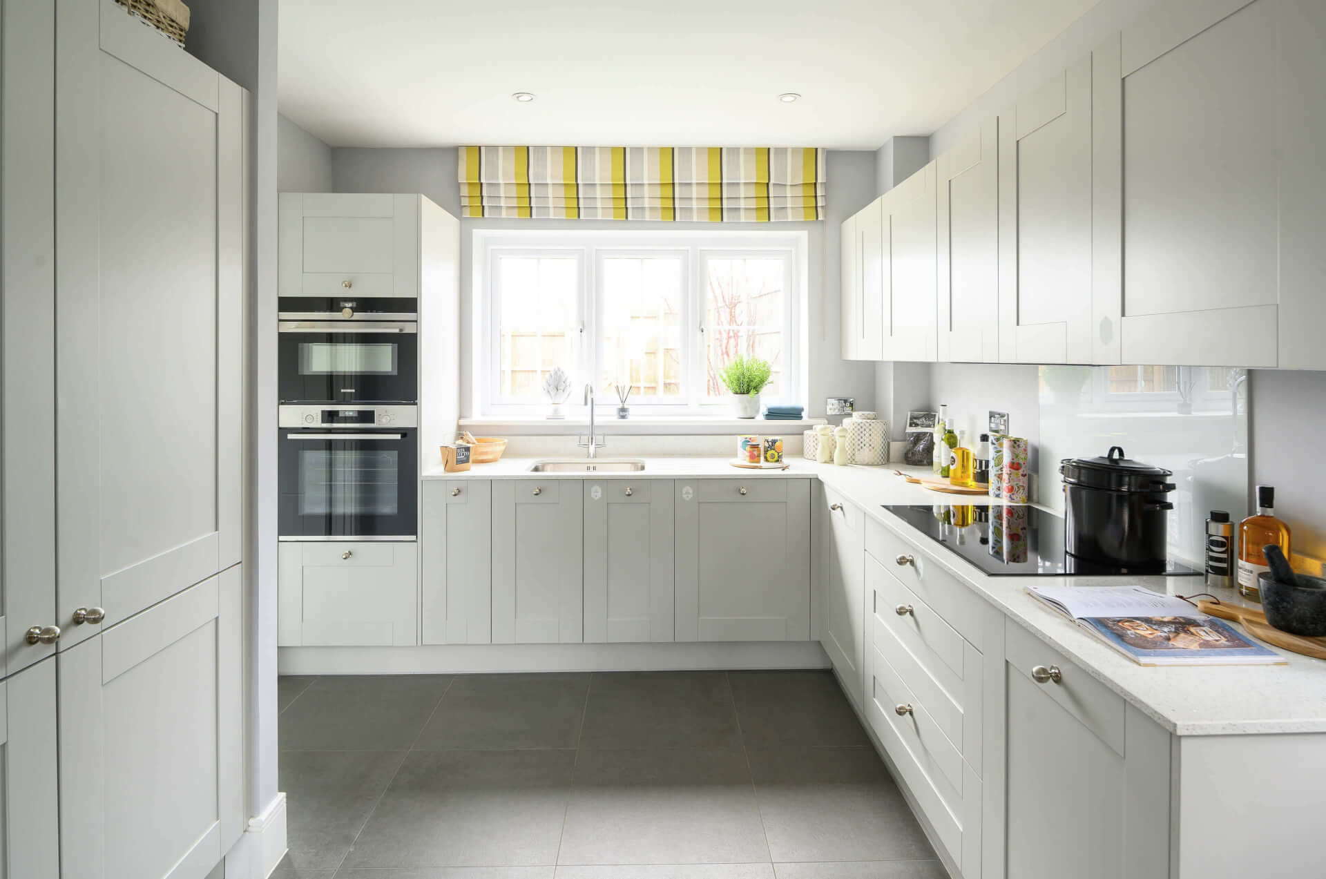 藍莎集團 - 英國樓盤、英國物業代理 | 英國買樓置業一站式服務