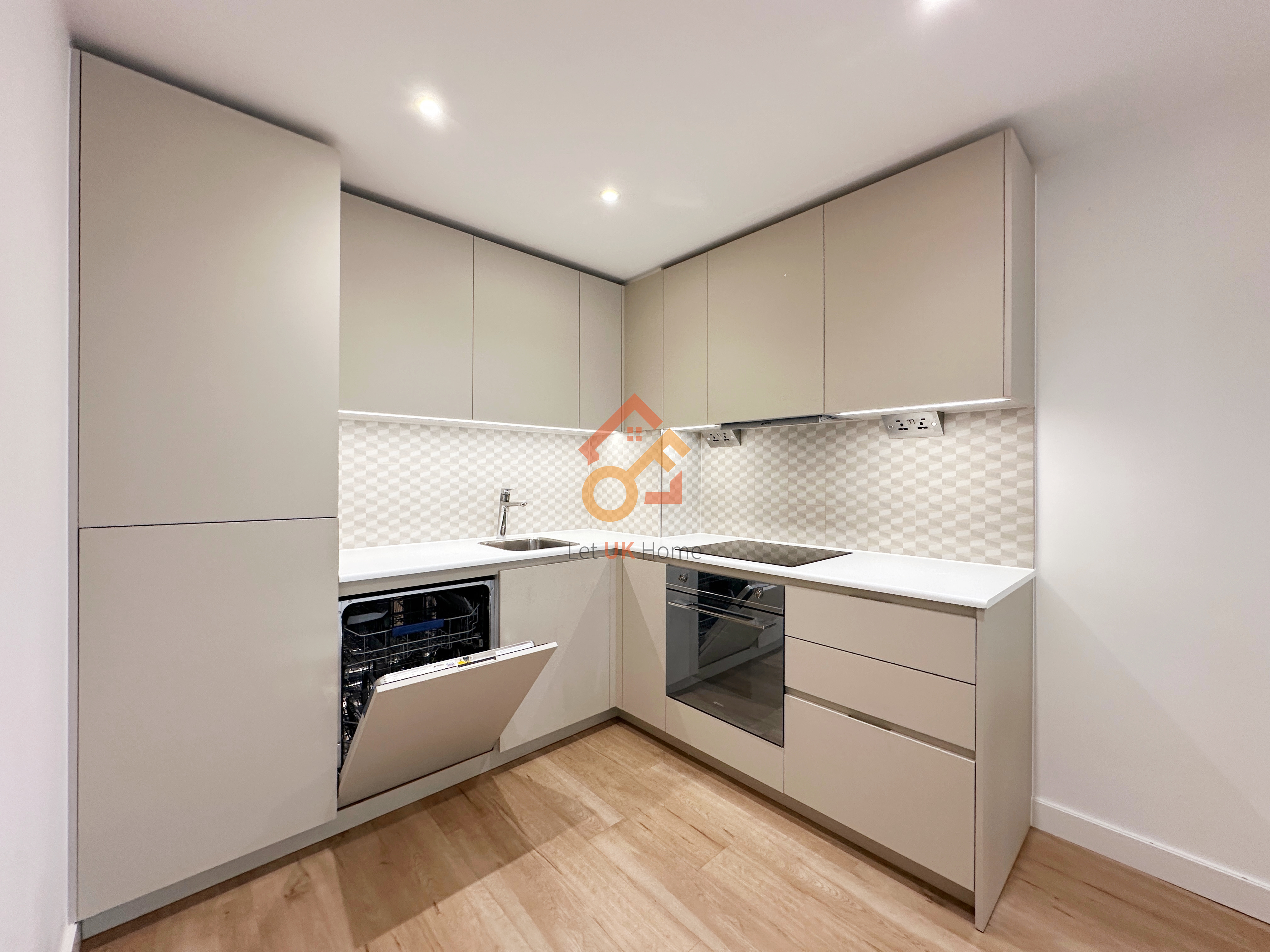 藍莎集團 | 英國置產一站式服務