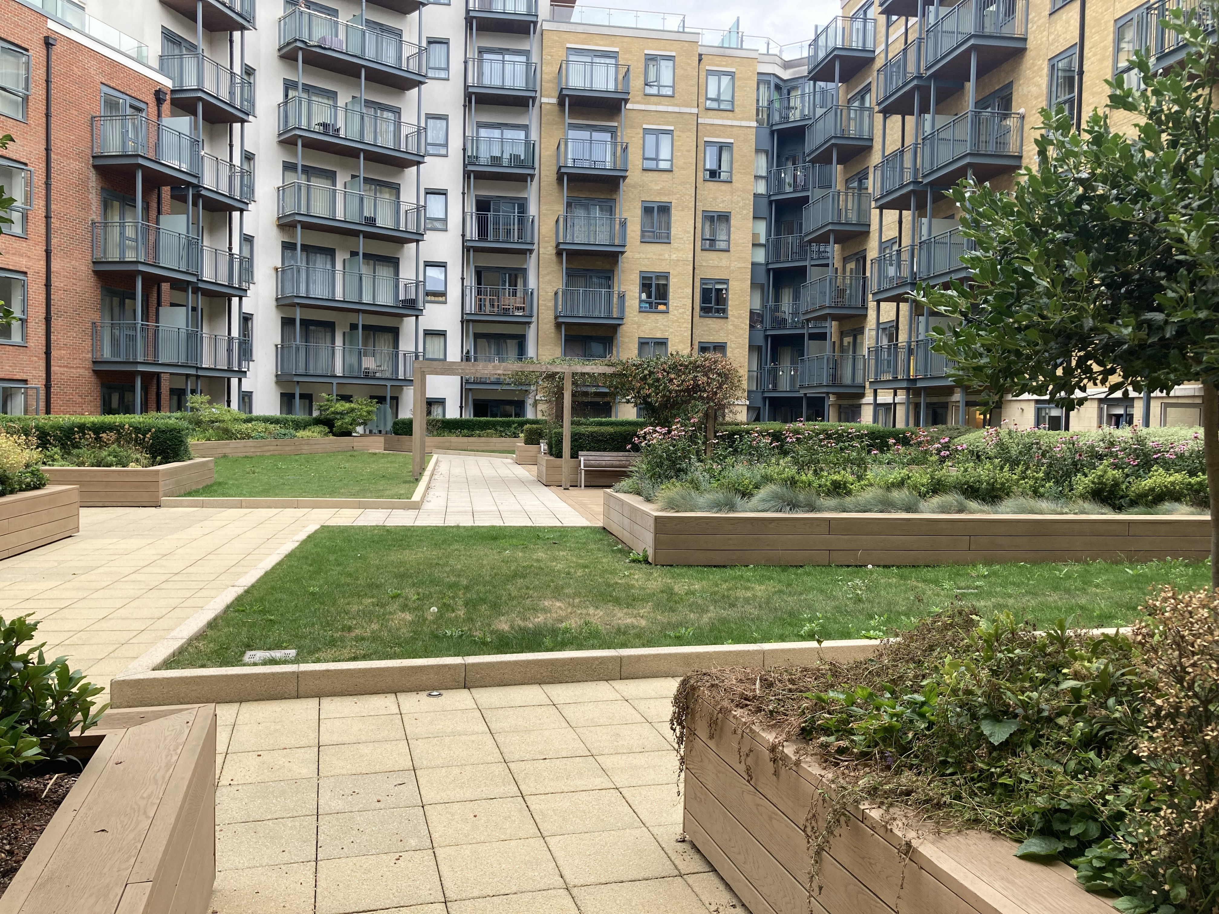 藍莎集團 | 英國置產一站式服務