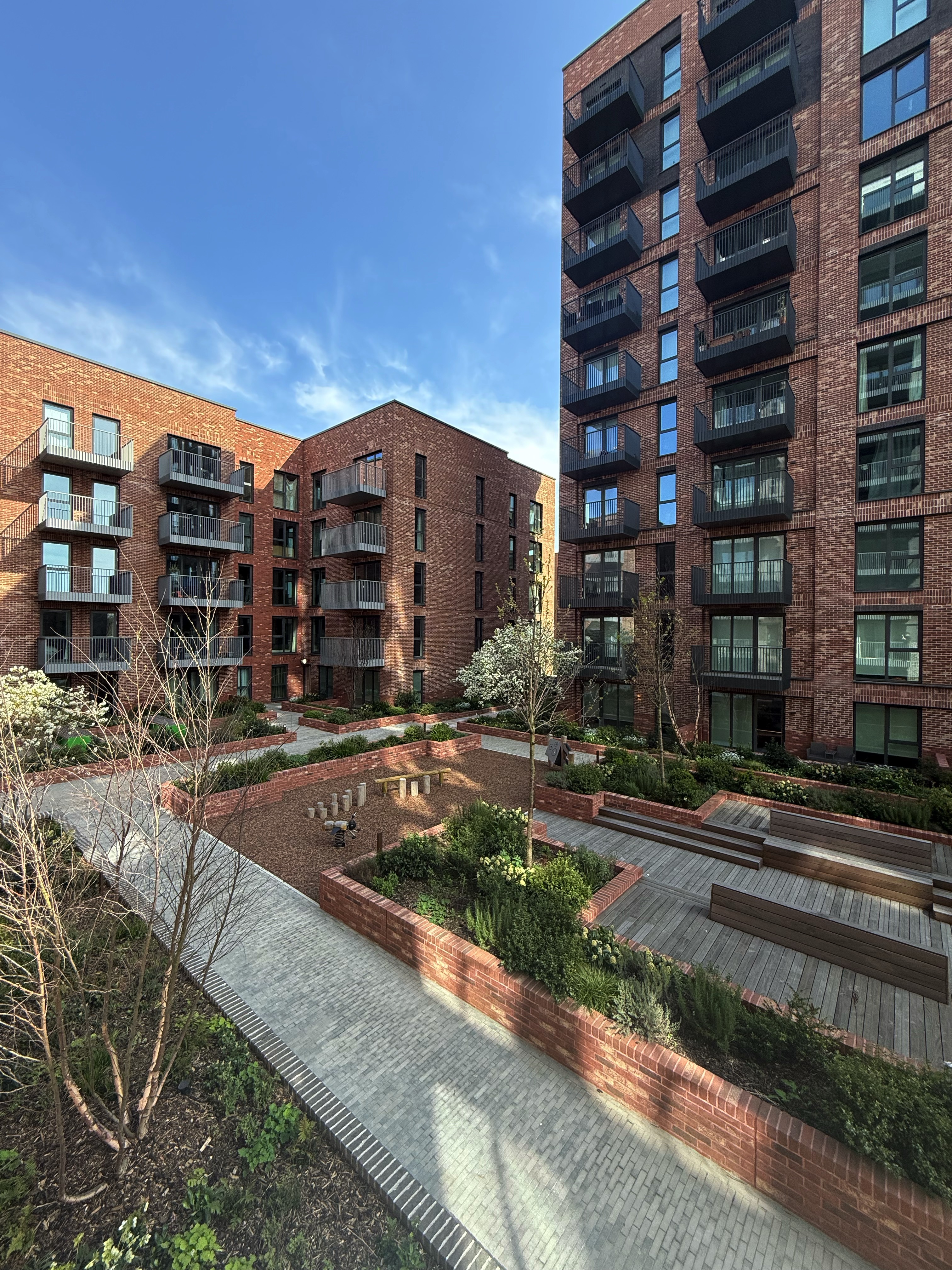 藍莎集團 - 英國樓盤、英國物業代理 | 英國買樓置業一站式服務