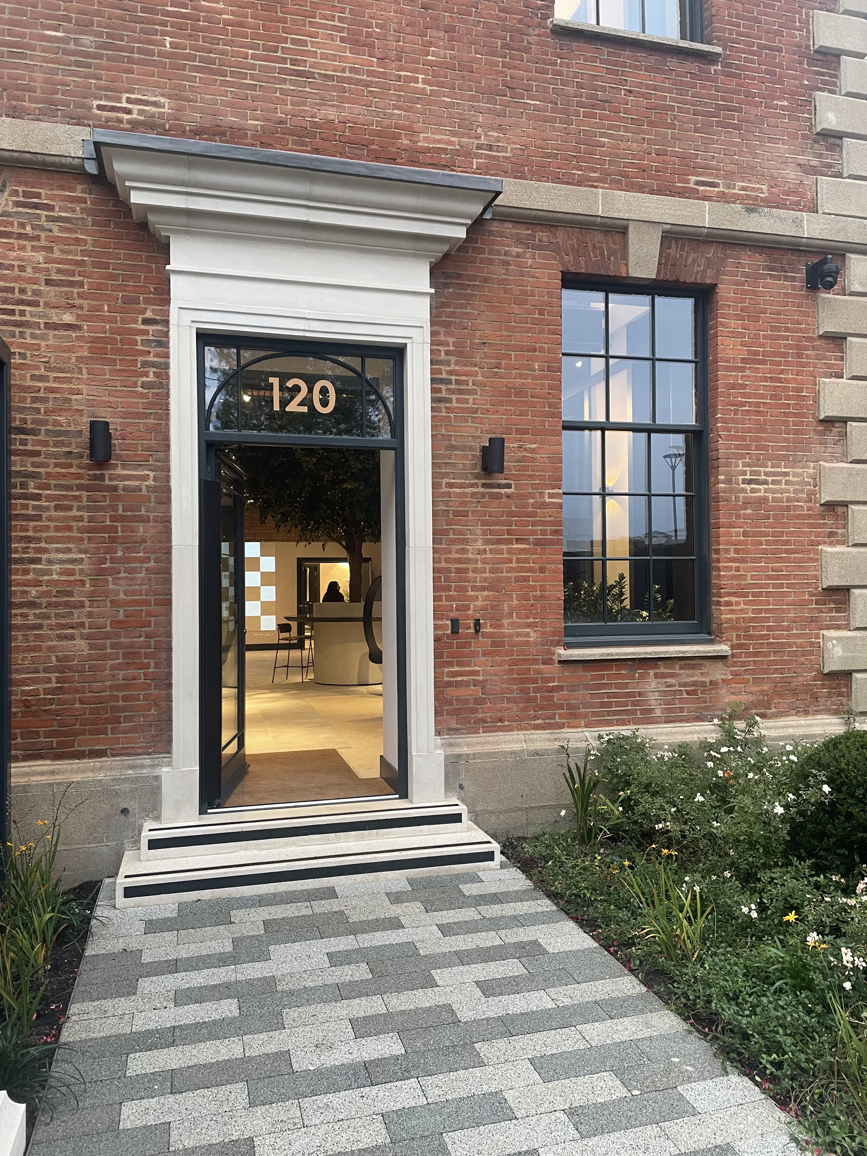 藍莎集團 - 英國樓盤、英國物業代理 | 英國買樓置業一站式服務