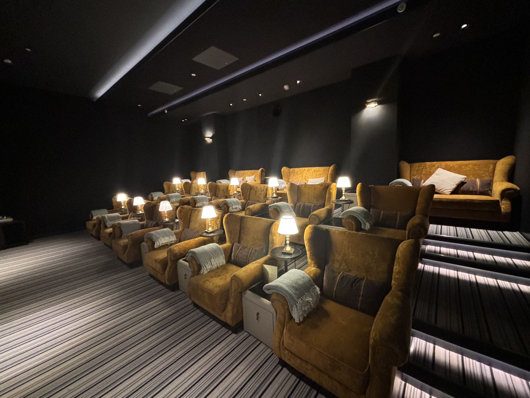 伦敦·泰晤士河一号 Thames City 项目配套实拍图