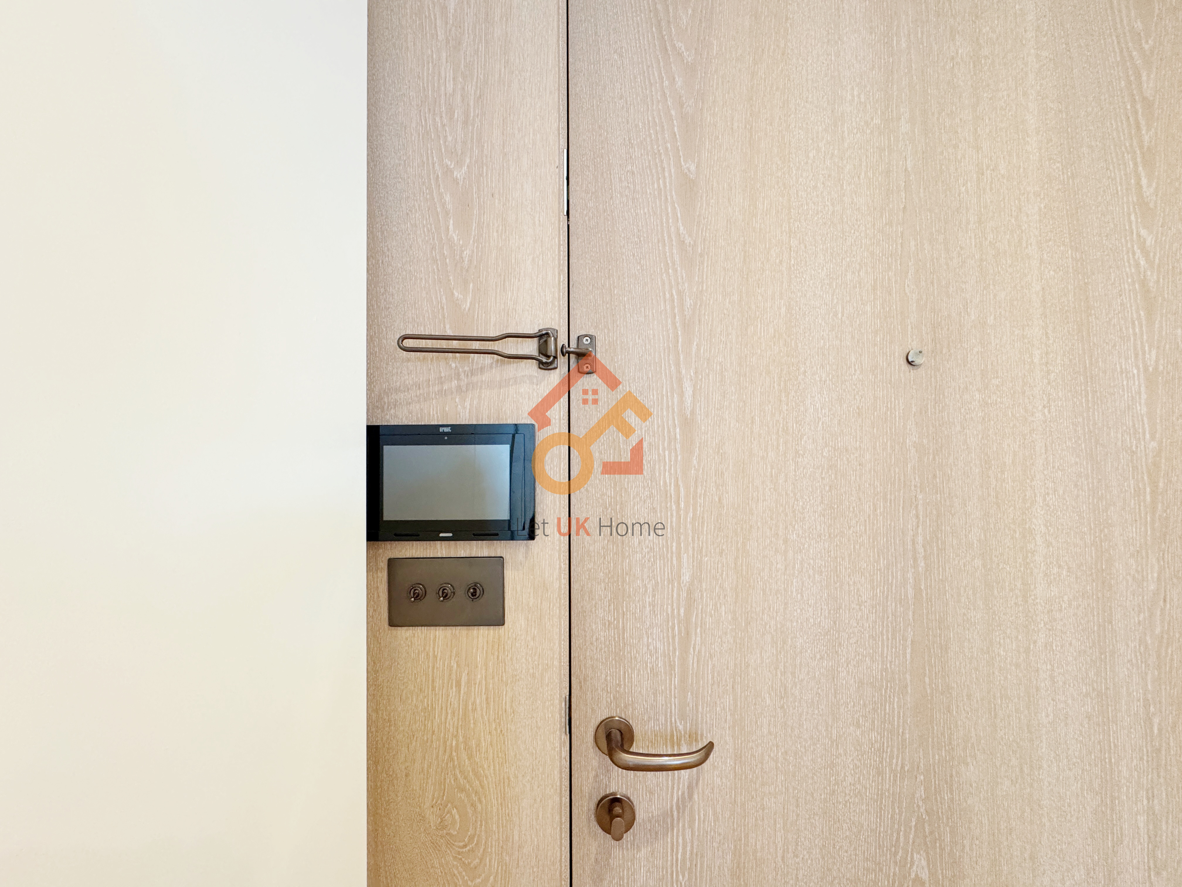 伦敦White City·2房·Wood Crescent 房源图片