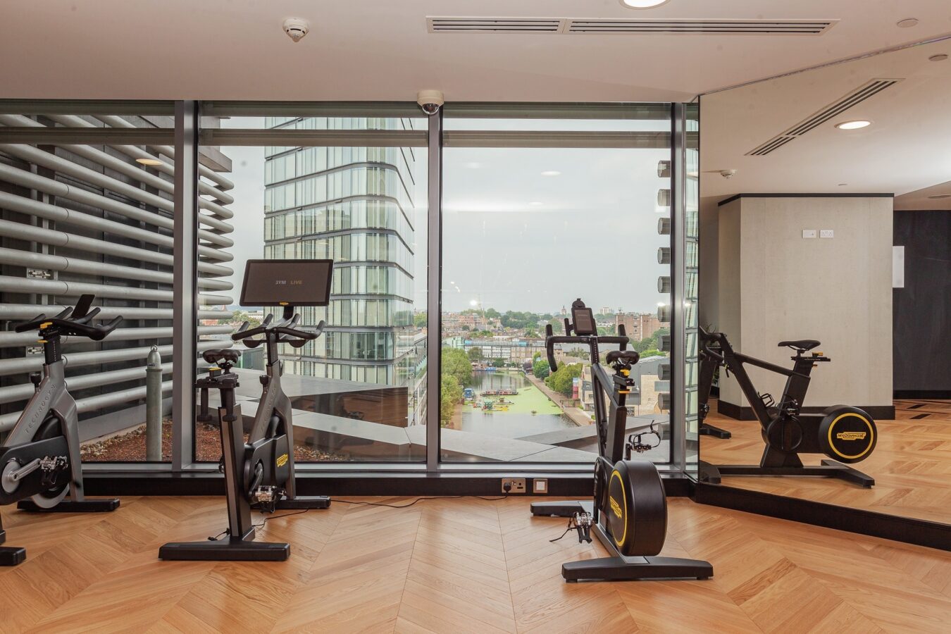 藍莎集團 - 英國樓盤、英國物業代理 | 英國買樓置業一站式服務