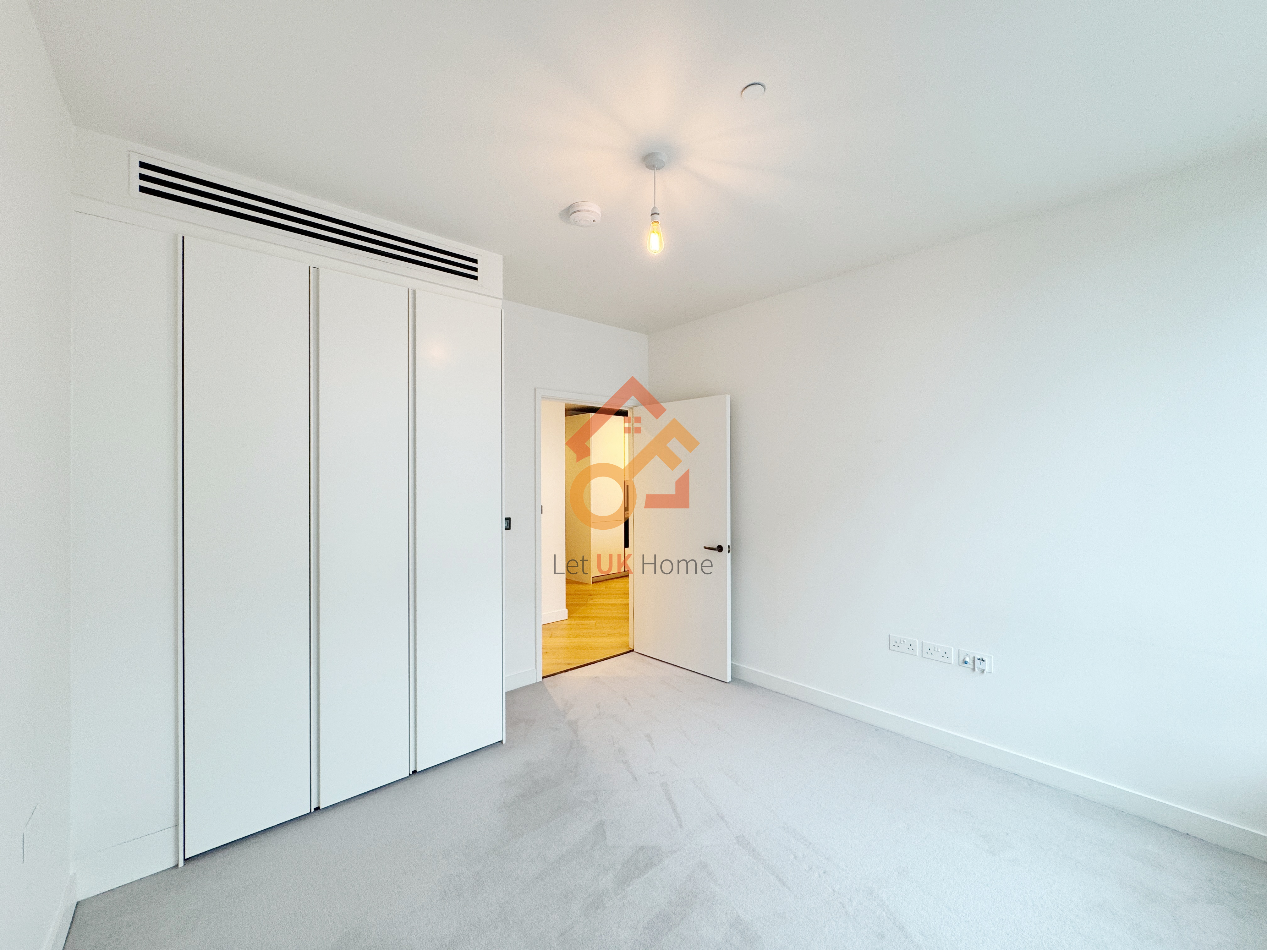 伦敦White City·2房·Wood Crescent 房源图片