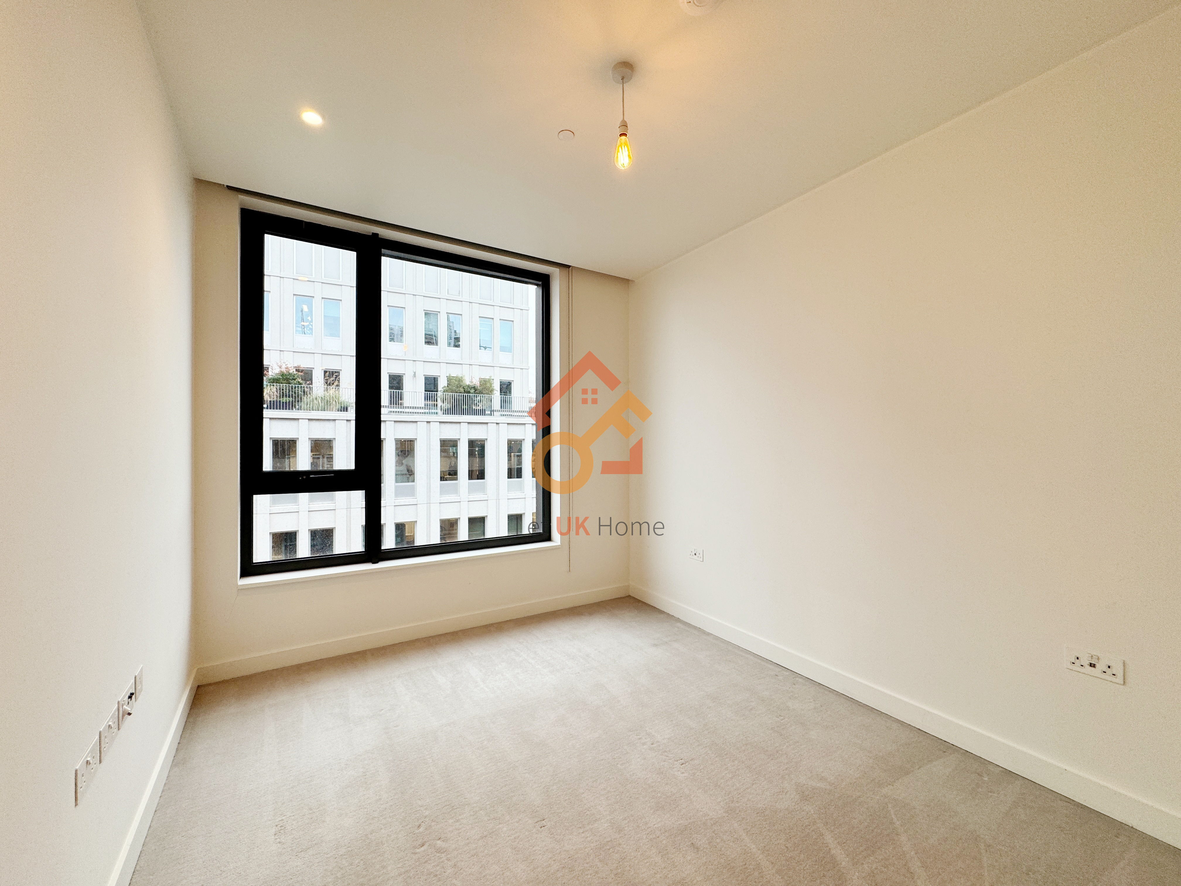 伦敦White City·2房·Wood Crescent 房源图片