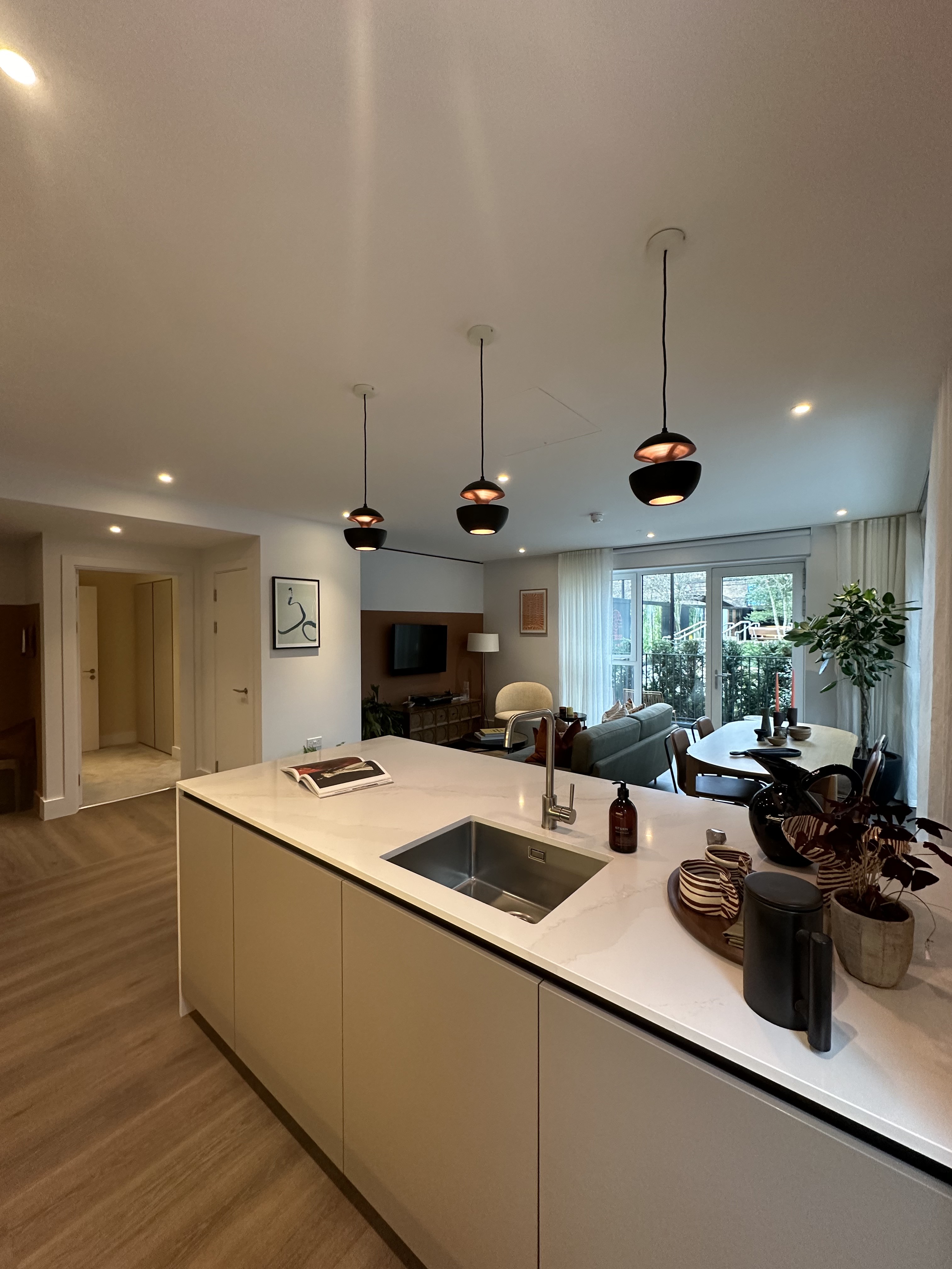 藍莎集團 - 英國樓盤、英國物業代理 | 英國買樓置業一站式服務