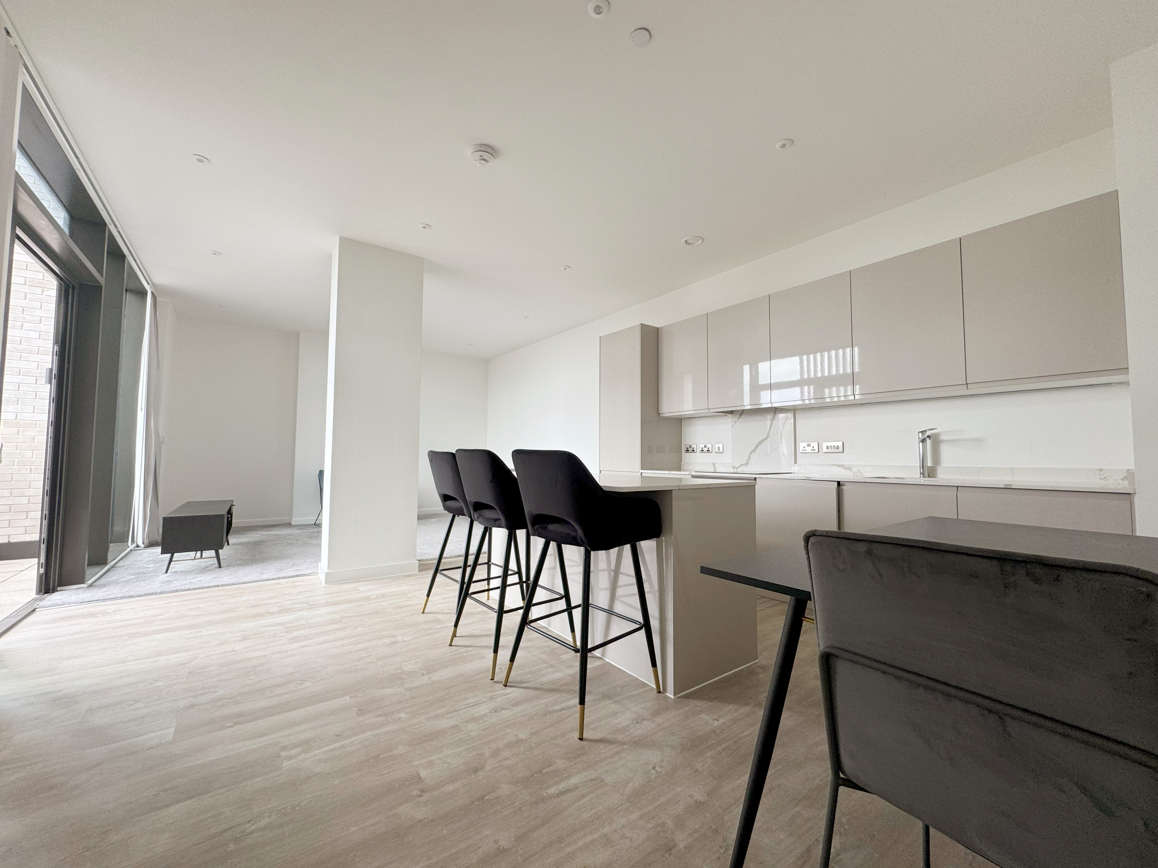 Lansha Group - UK Real Estate, UK Property Agency | One stop shop for buying and purchasing properties in the UK