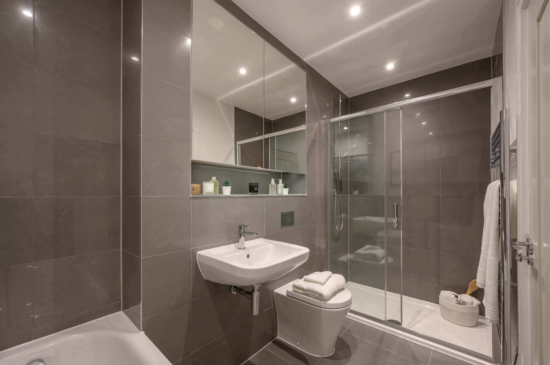 藍莎集團 - 英國樓盤、英國物業代理 | 英國買樓置業一站式服務