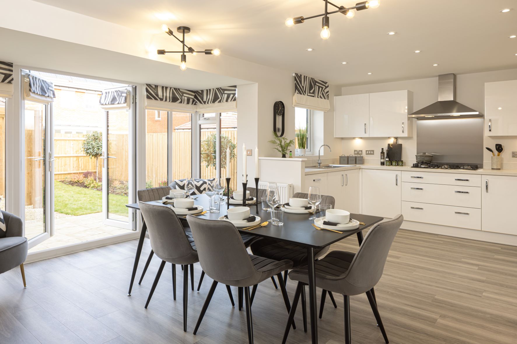 藍莎集團 | 英國置產一站式服務