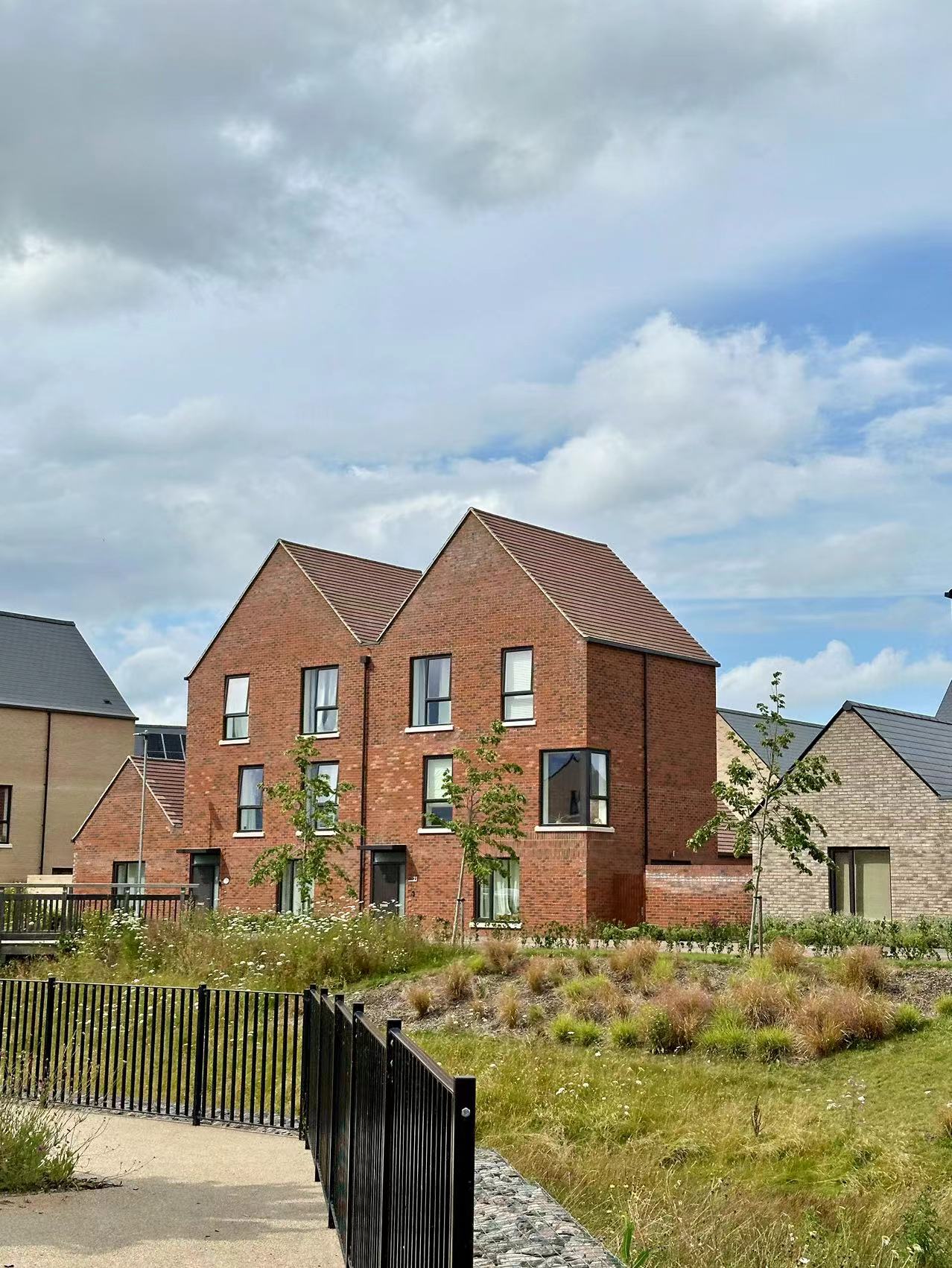 藍莎集團 - 英國樓盤、英國物業代理 | 英國買樓置業一站式服務