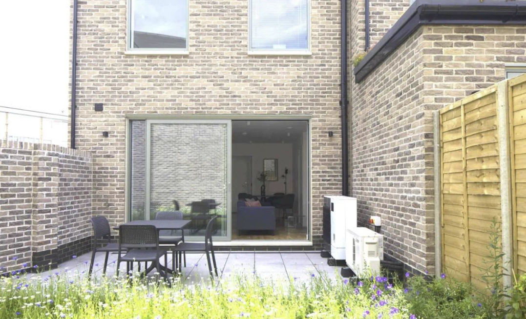 伦敦·Elmwood Crescent 外立面