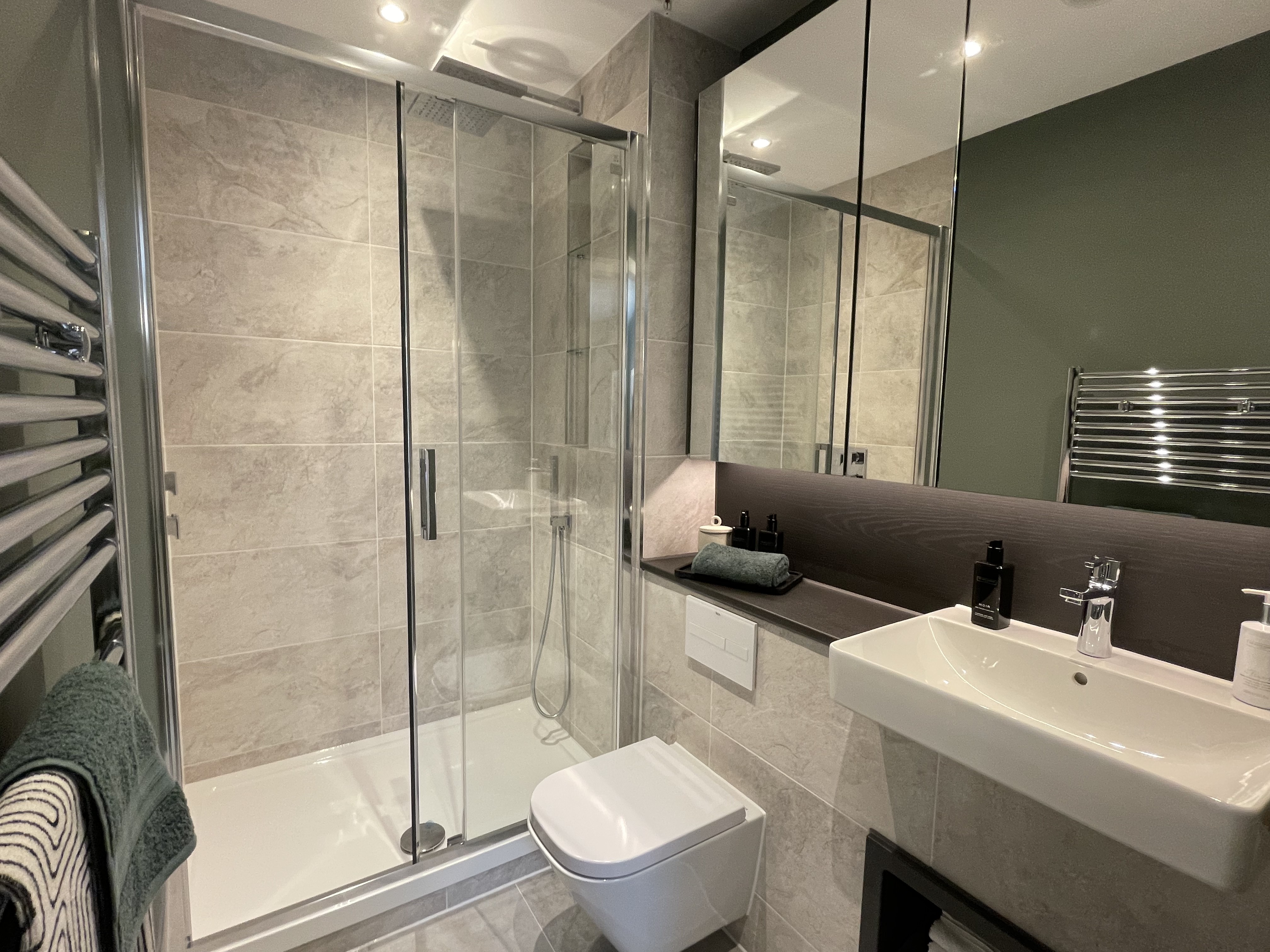 藍莎集團 | 英國置產一站式服務