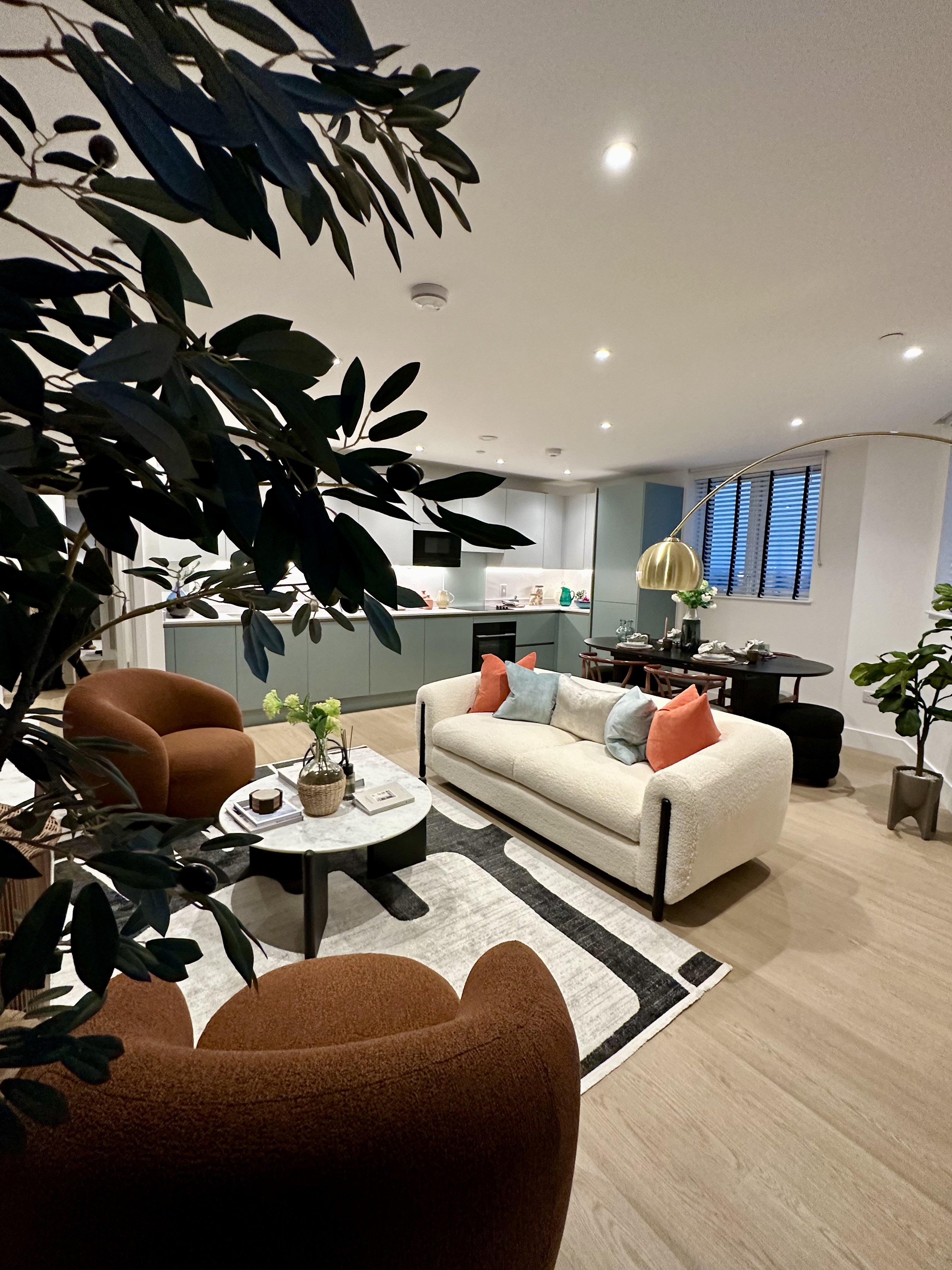 藍莎集團 | 英國置產一站式服務