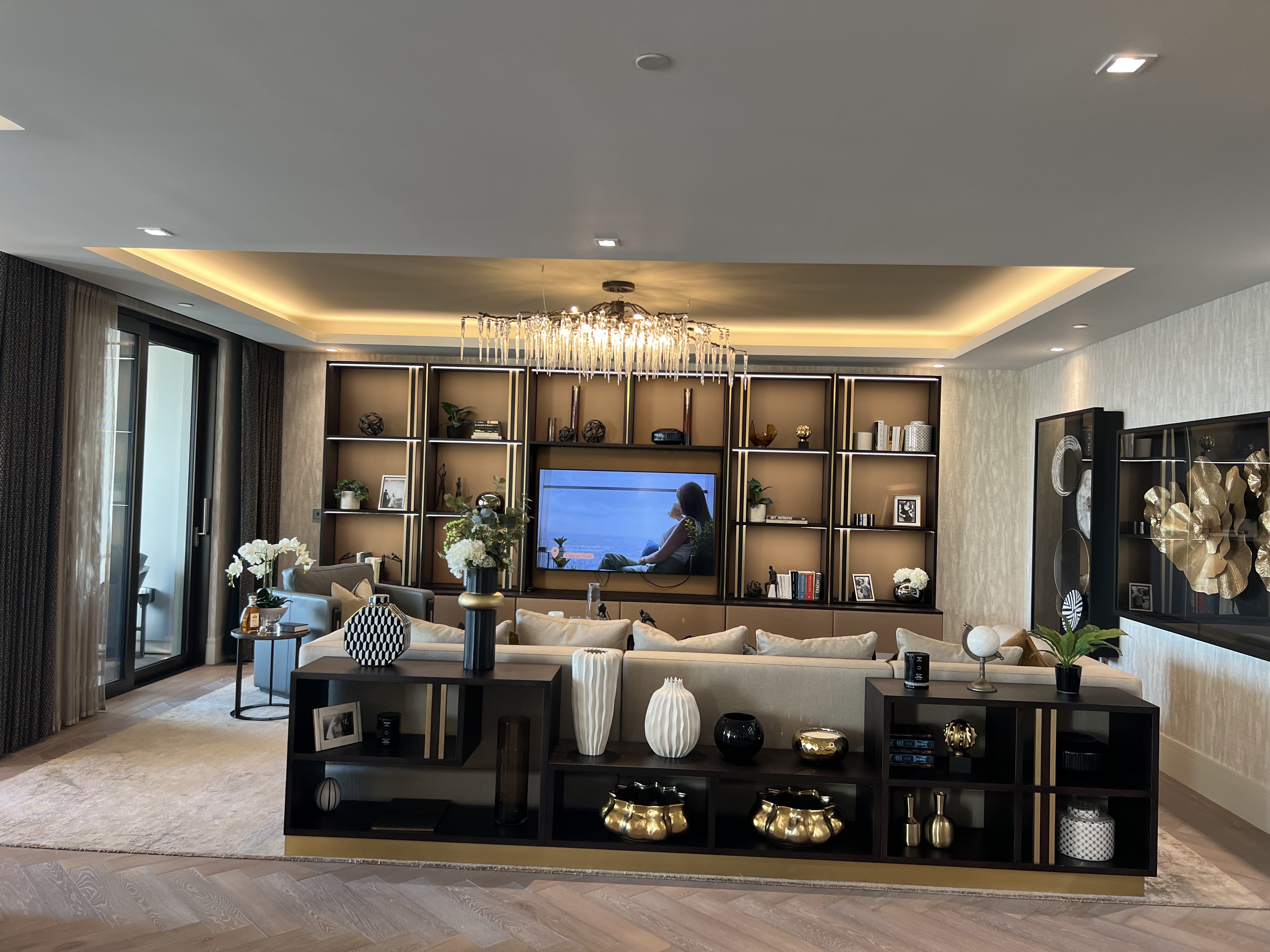 藍莎集團 - 英國樓盤、英國物業代理 | 英國買樓置業一站式服務