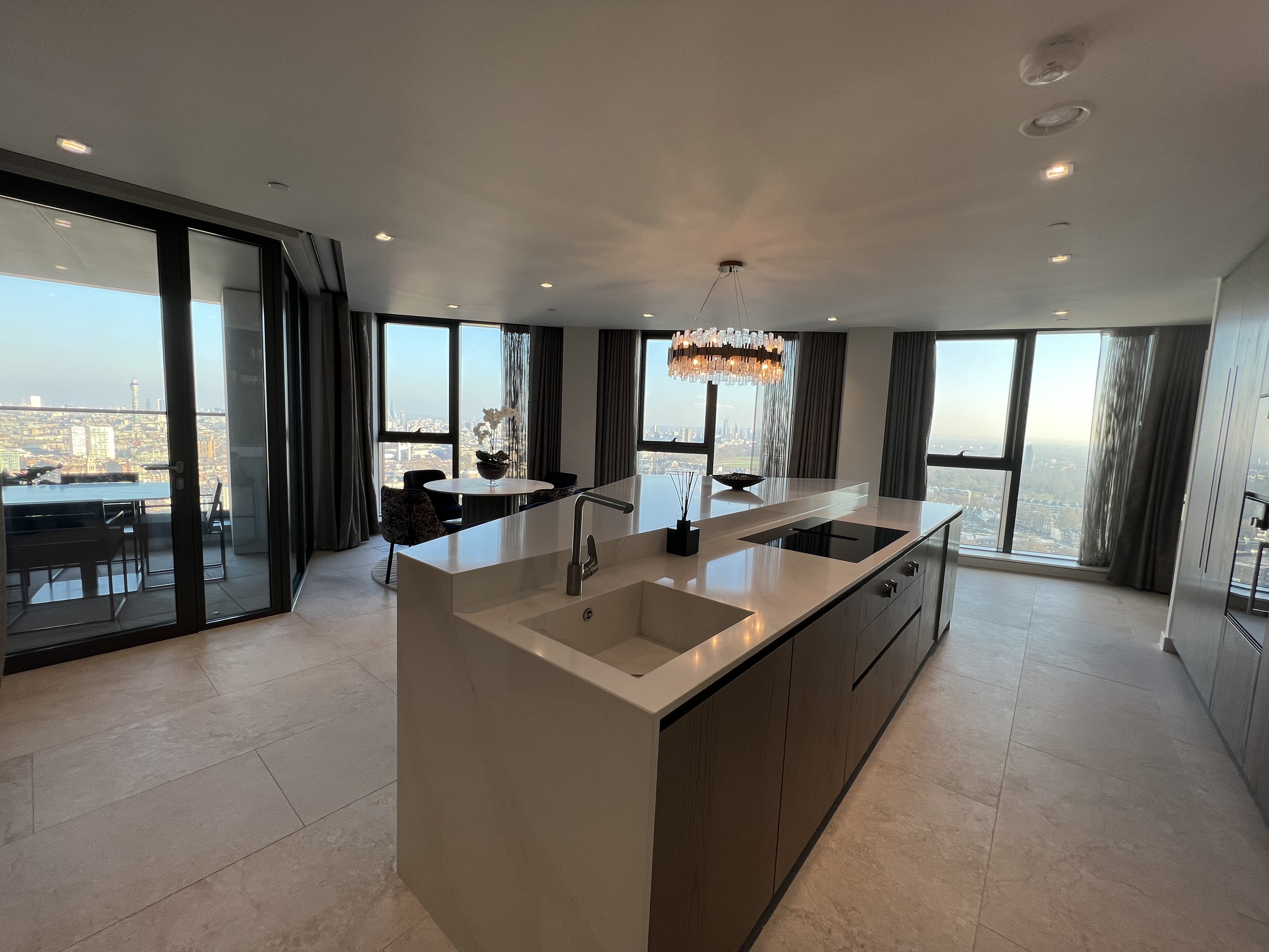 藍莎集團 - 英國樓盤、英國物業代理 | 英國買樓置業一站式服務