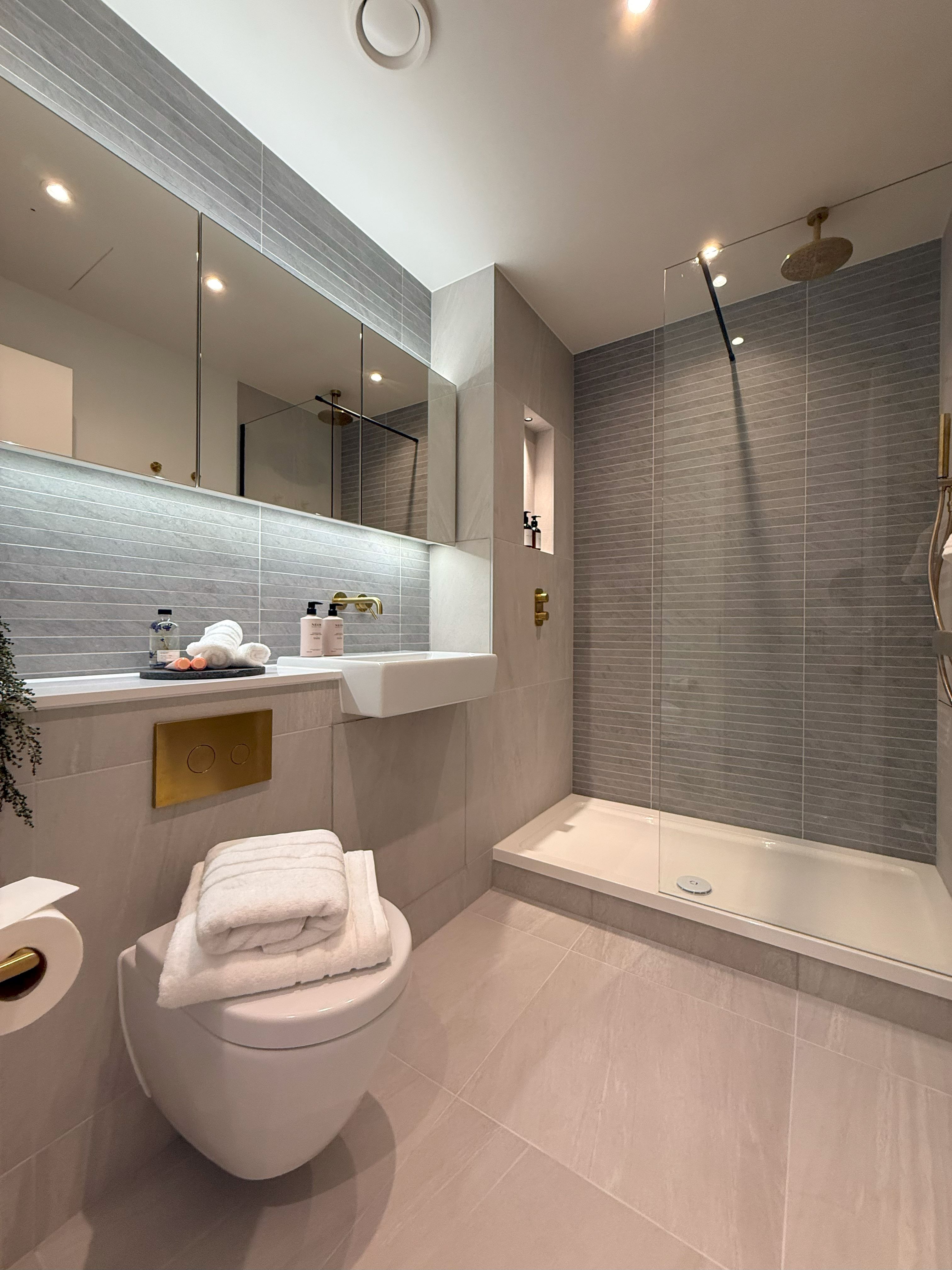 藍莎集團 - 英國樓盤、英國物業代理 | 英國買樓置業一站式服務