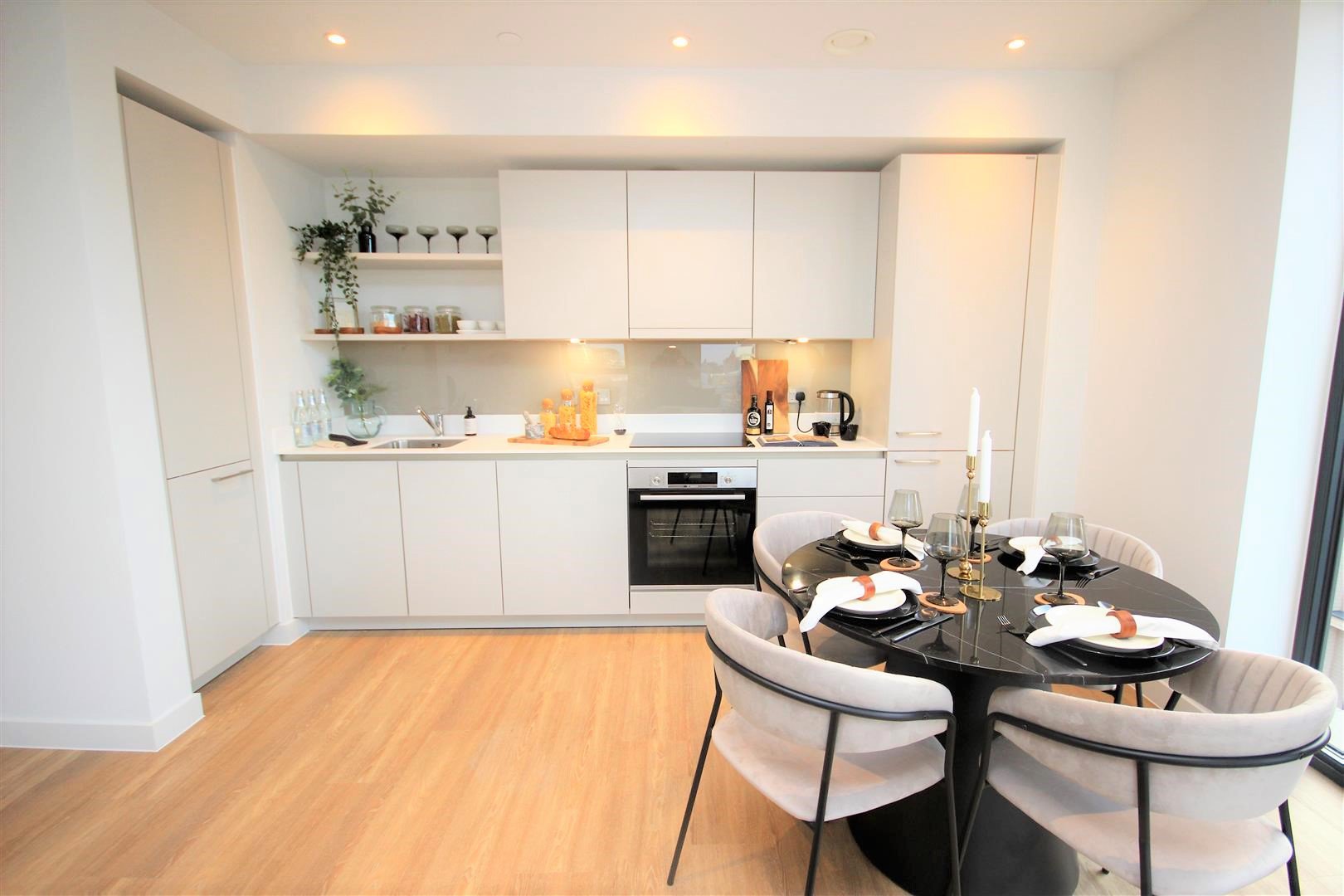 藍莎集團 | 英國置產一站式服務