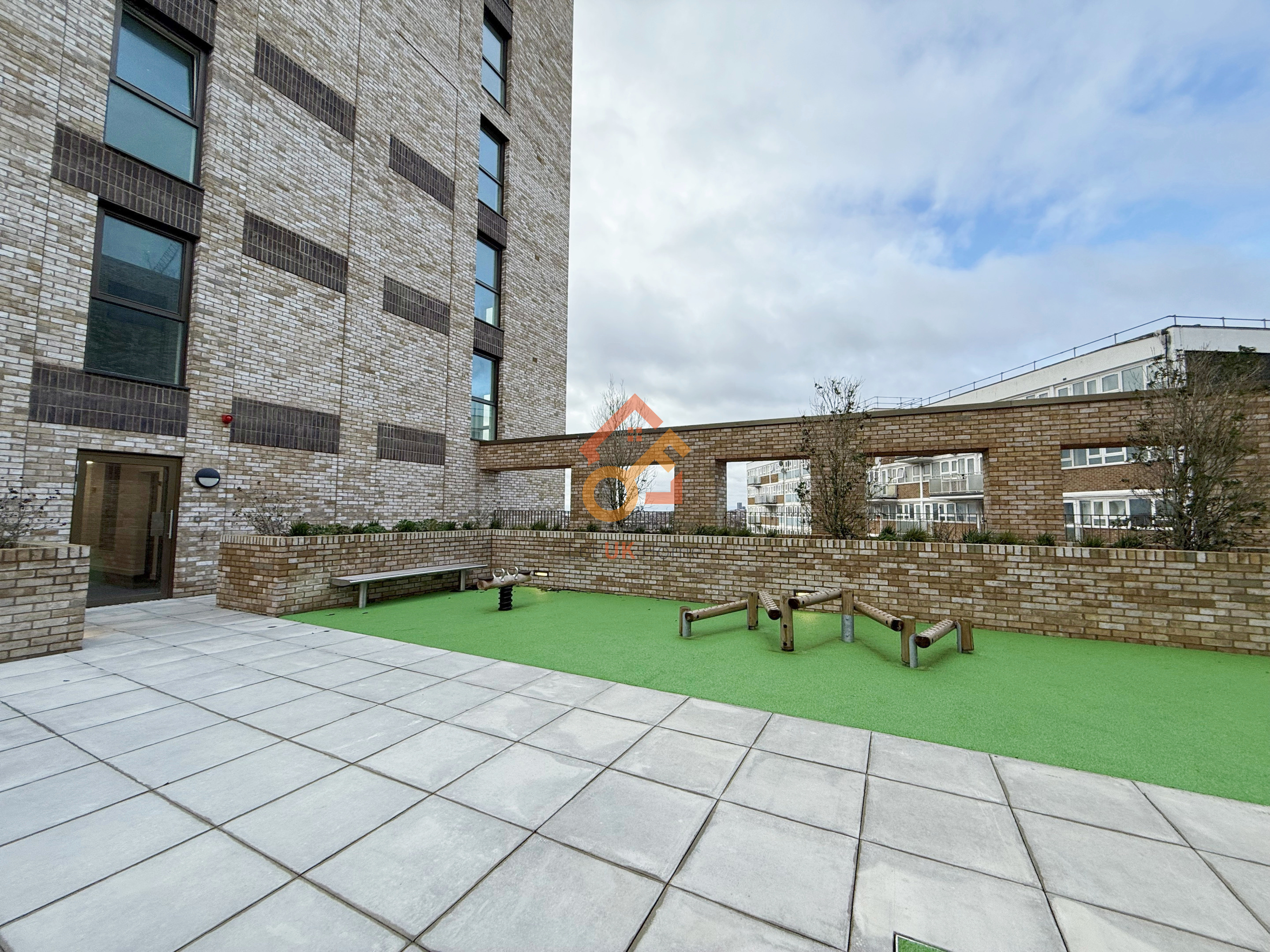 伦敦Queen’s Park•3房•Hodge House 项目配套