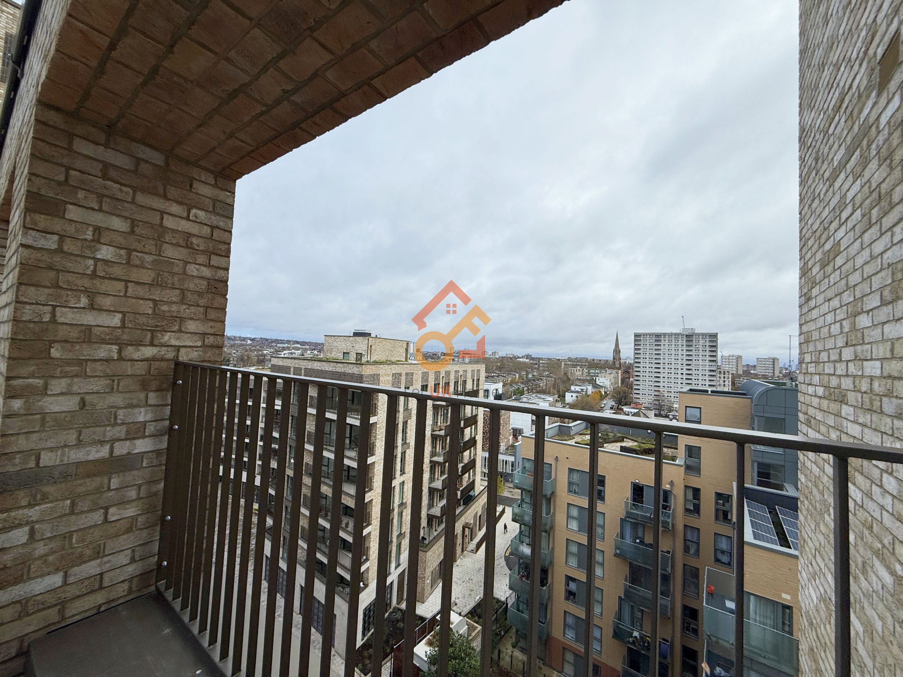 伦敦Queen’s Park•3房•Hodge House 项目配套