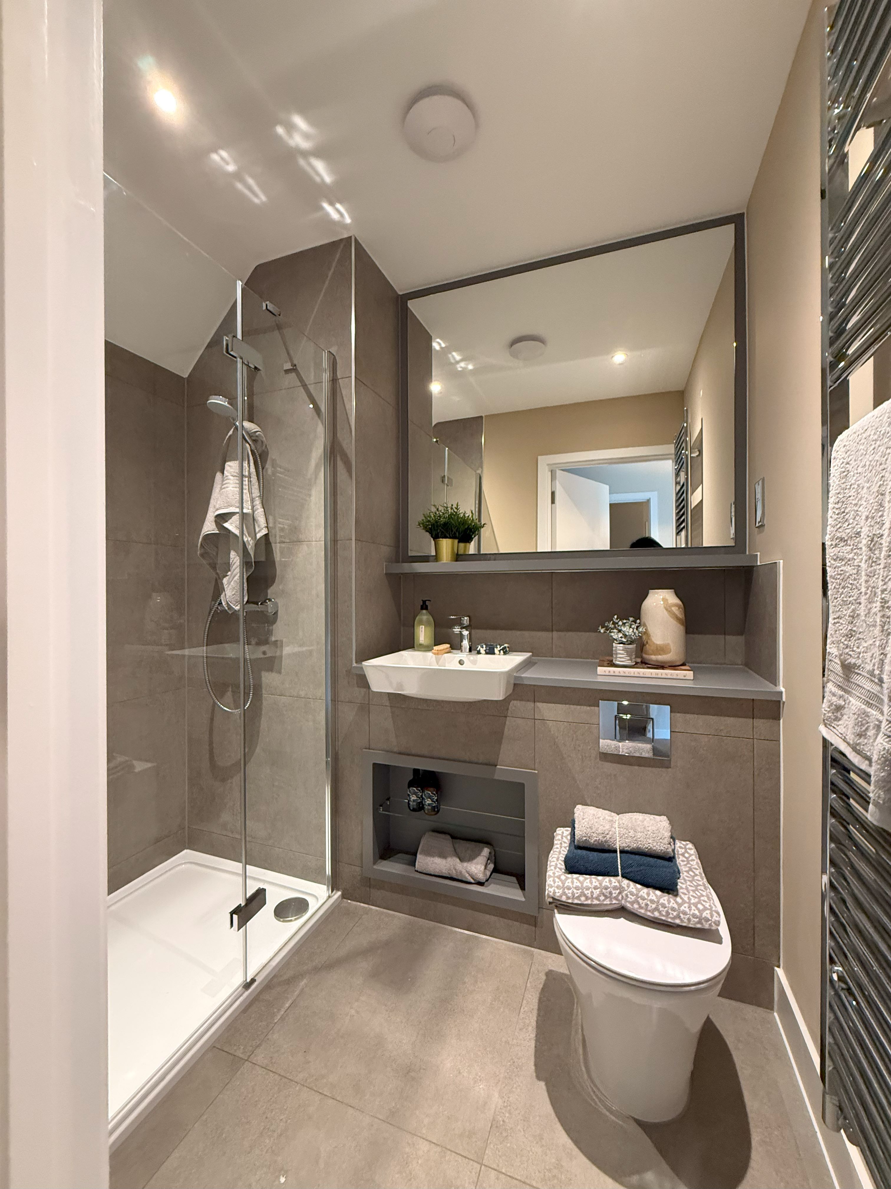 藍莎集團 - 英國樓盤、英國物業代理 | 英國買樓置業一站式服務