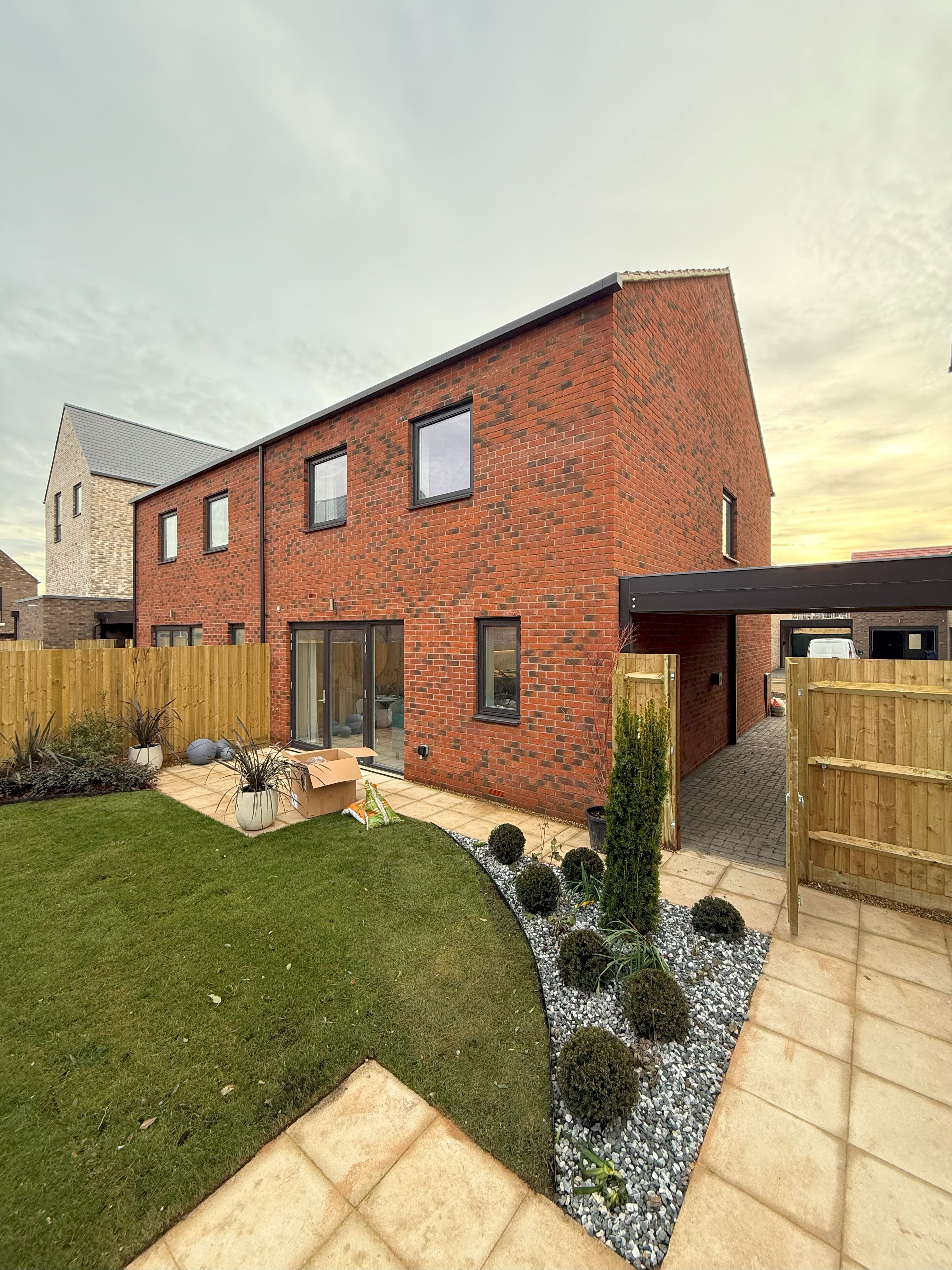 藍莎集團 - 英國樓盤、英國物業代理 | 英國買樓置業一站式服務