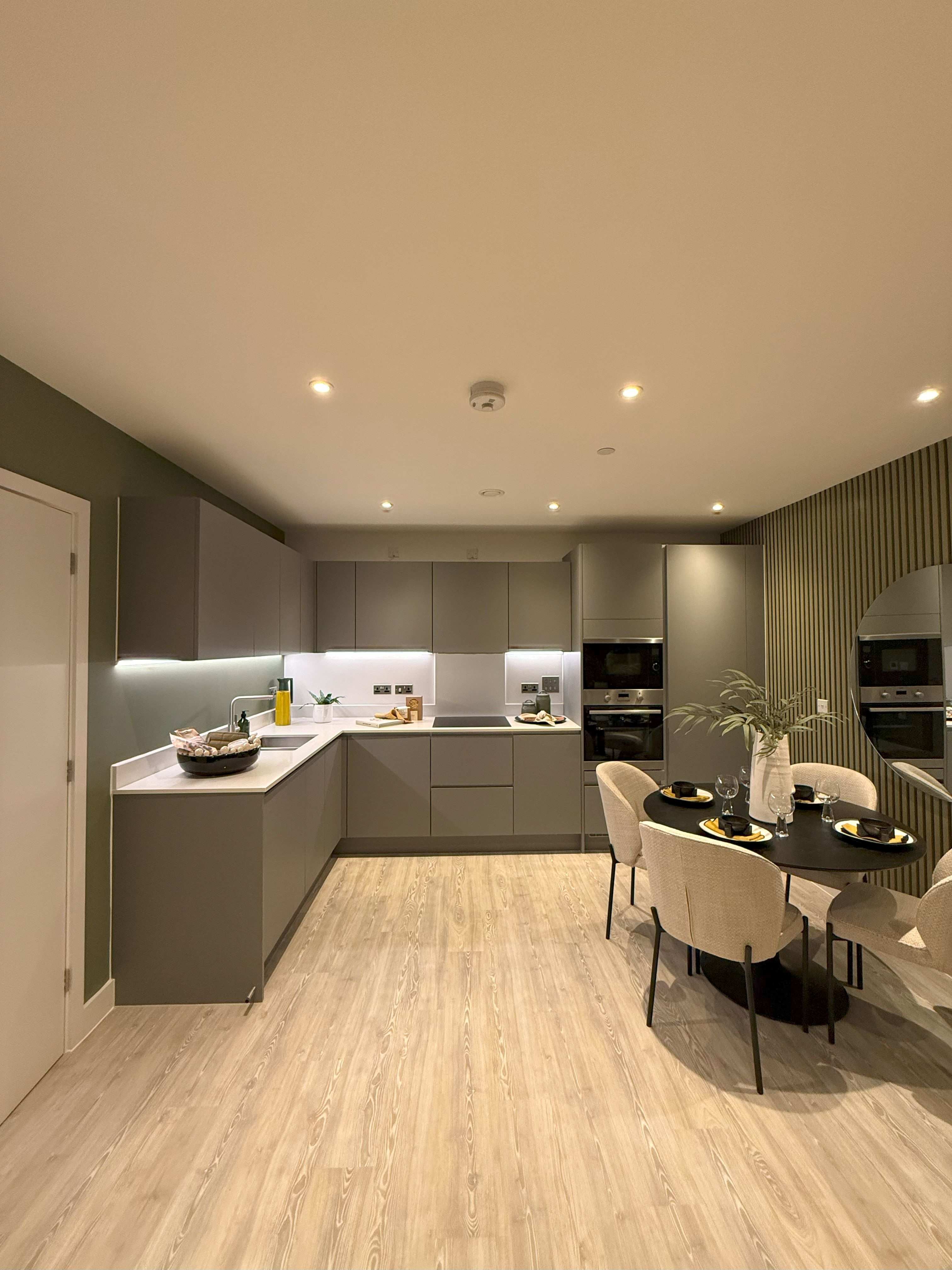 藍莎集團 - 英國樓盤、英國物業代理 | 英國買樓置業一站式服務