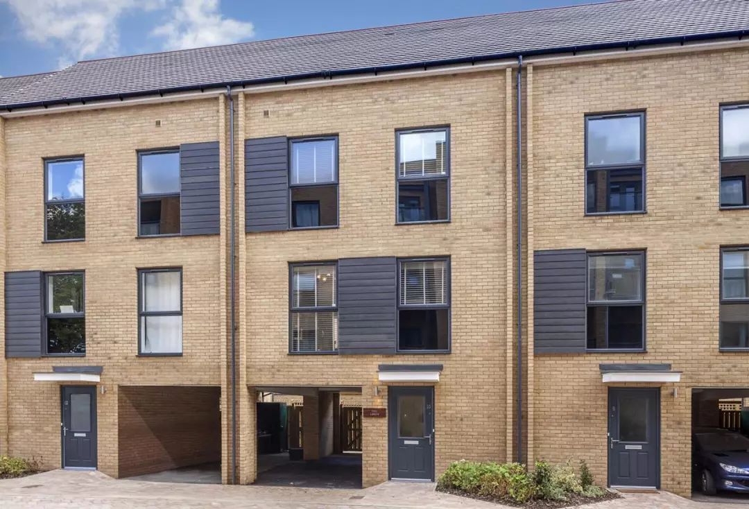 伦敦·萨顿米尔庄园 New Mill Quarter 外立面