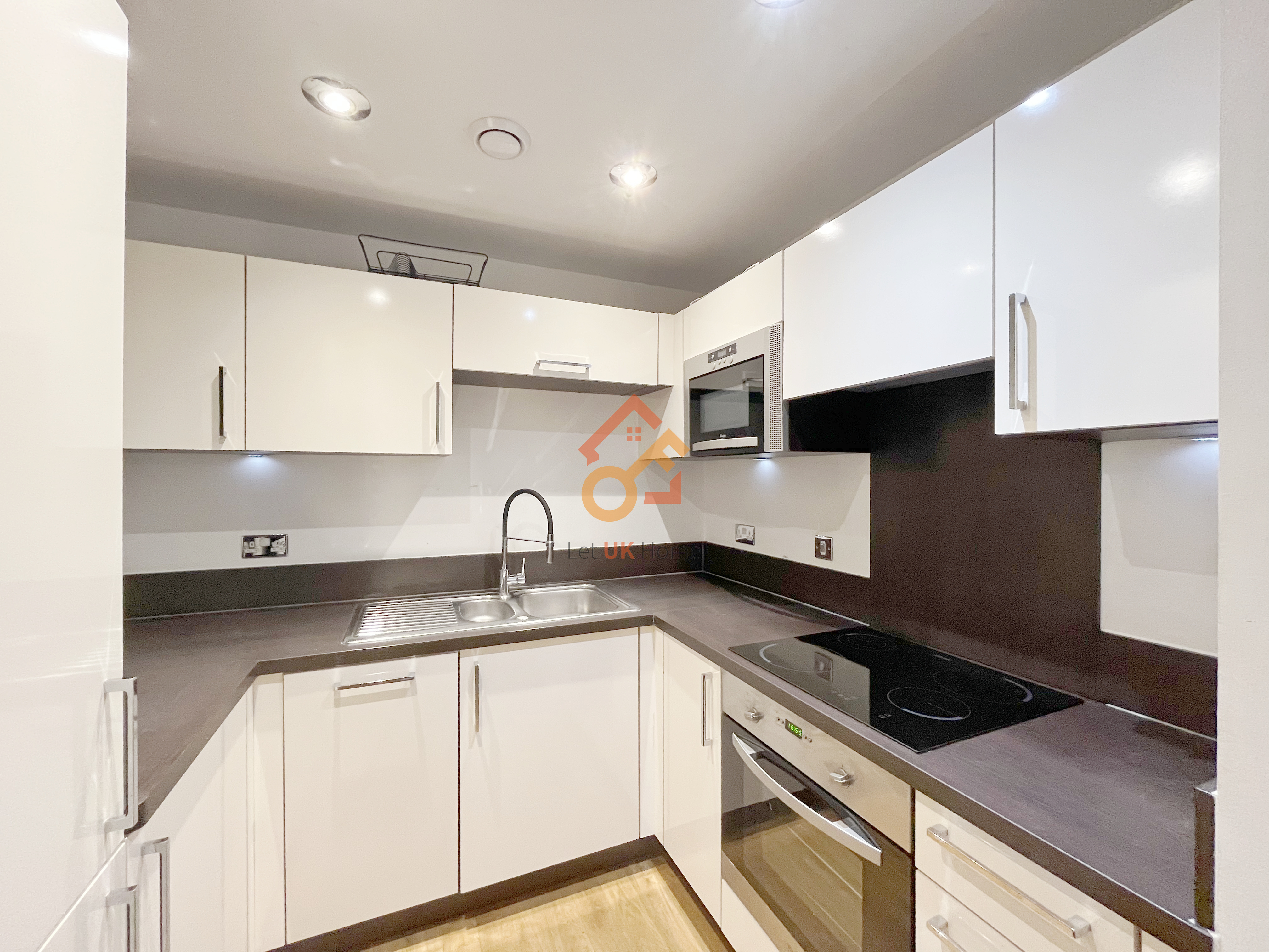 藍莎集團 - 英國樓盤、英國物業代理 | 英國買樓置業一站式服務