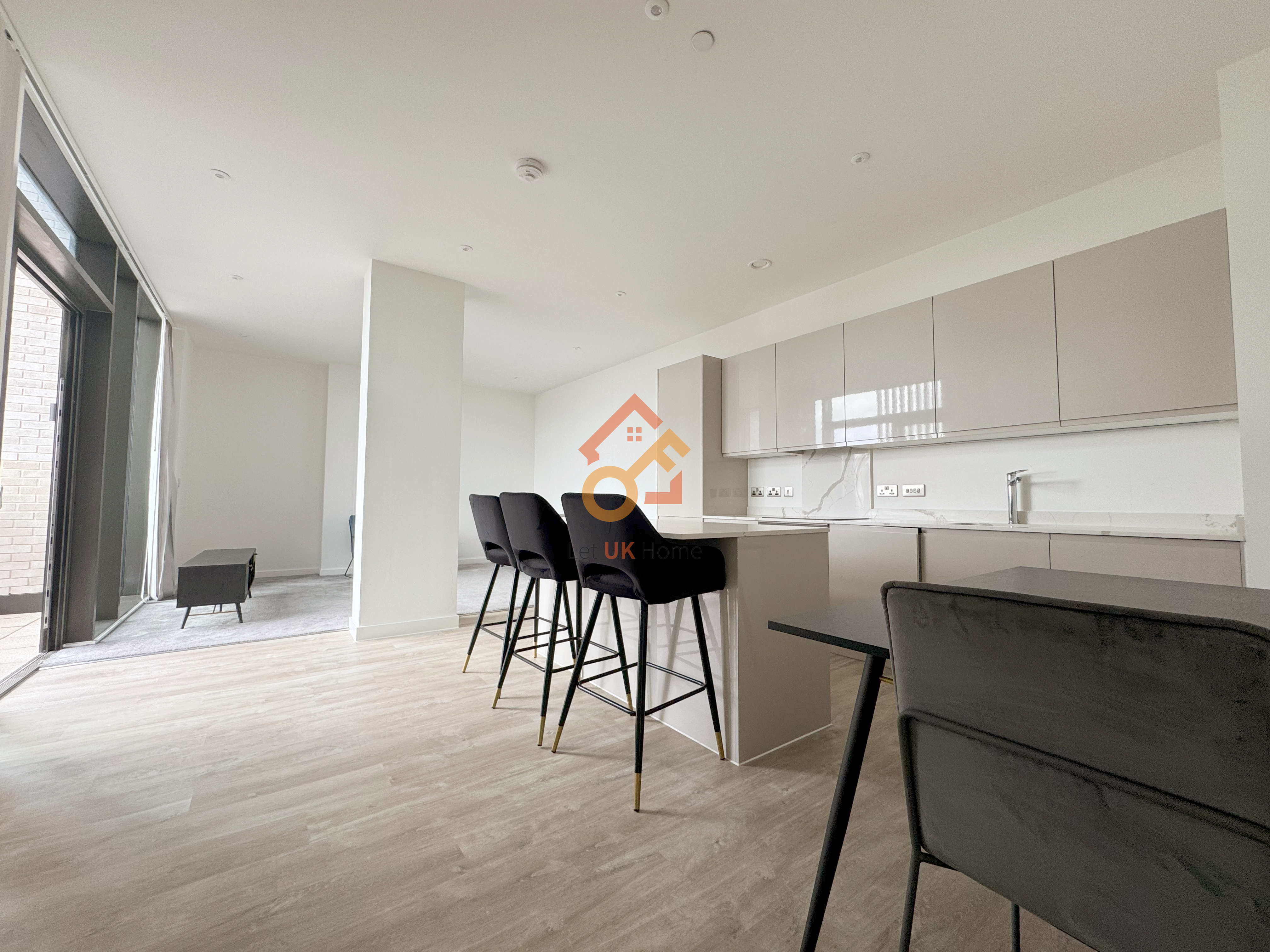 藍莎集團 - 英國樓盤、英國物業代理 | 英國買樓置業一站式服務