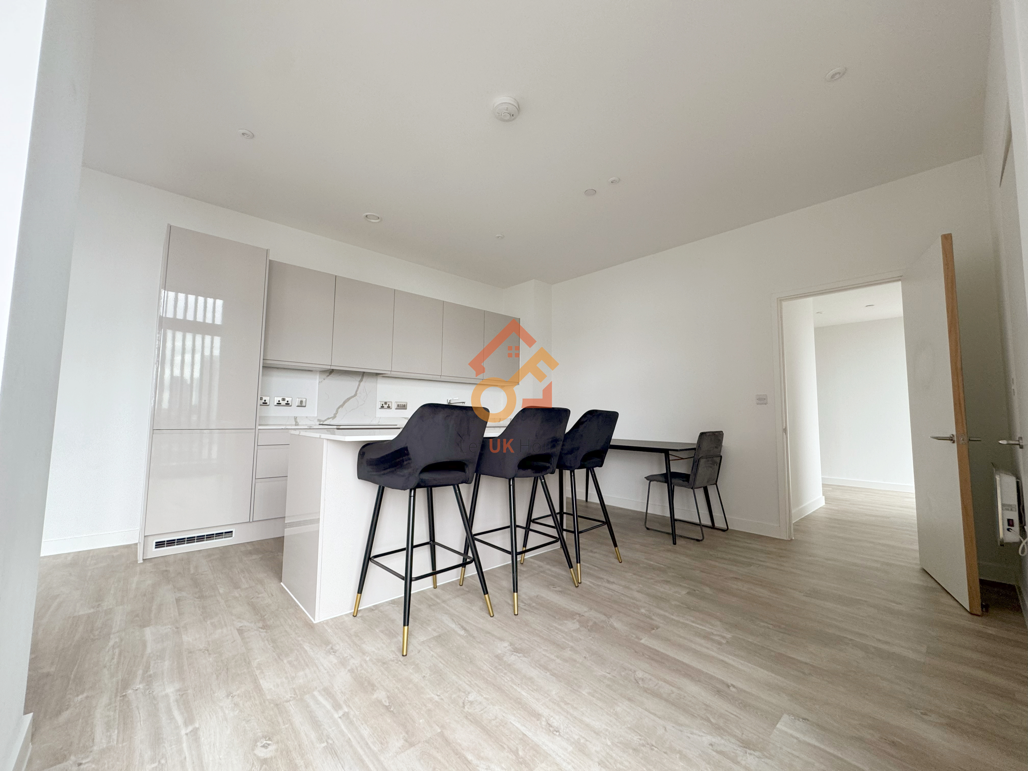 藍莎集團 - 英國樓盤、英國物業代理 | 英國買樓置業一站式服務