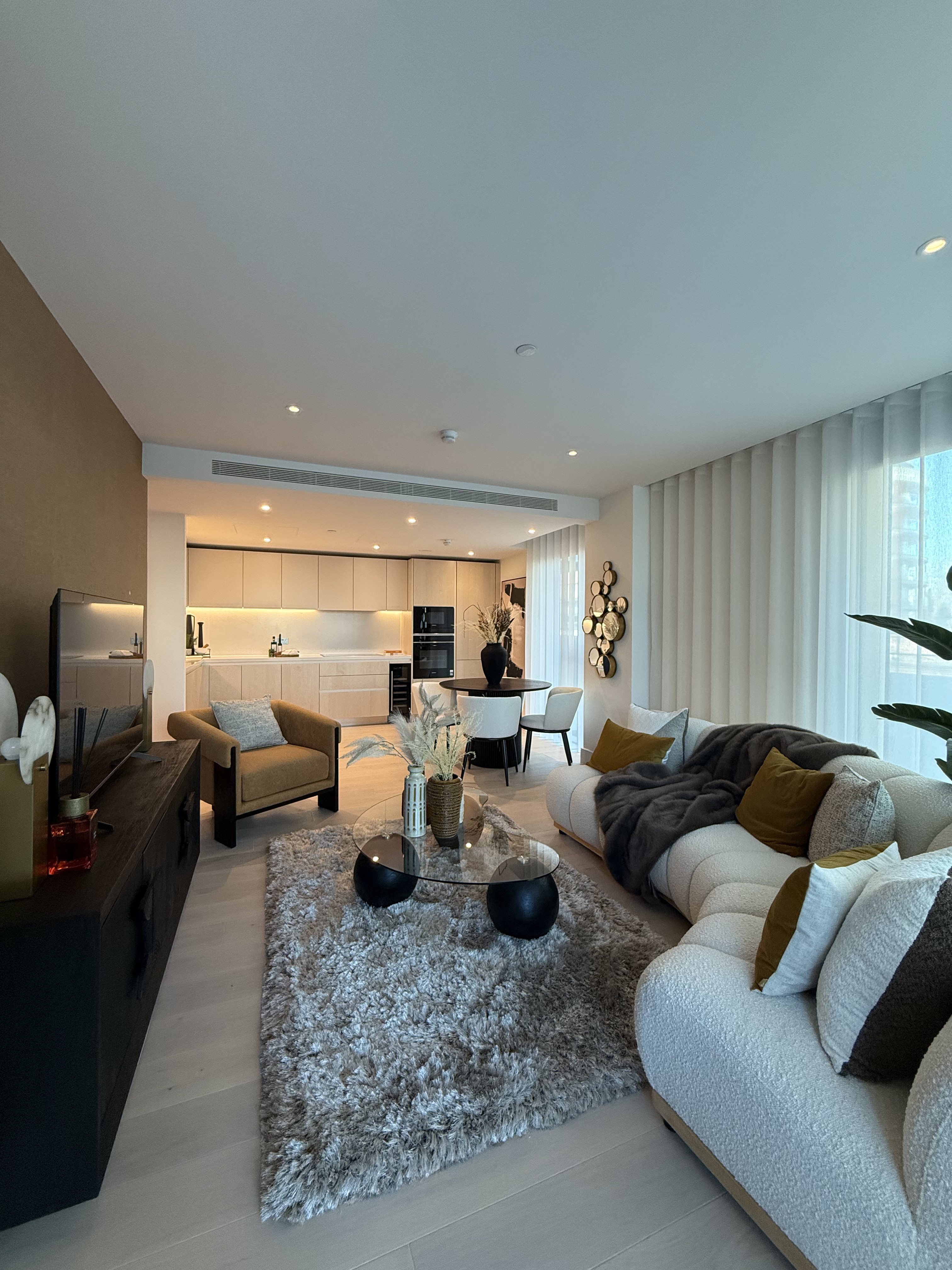 藍莎集團 | 英國置產一站式服務